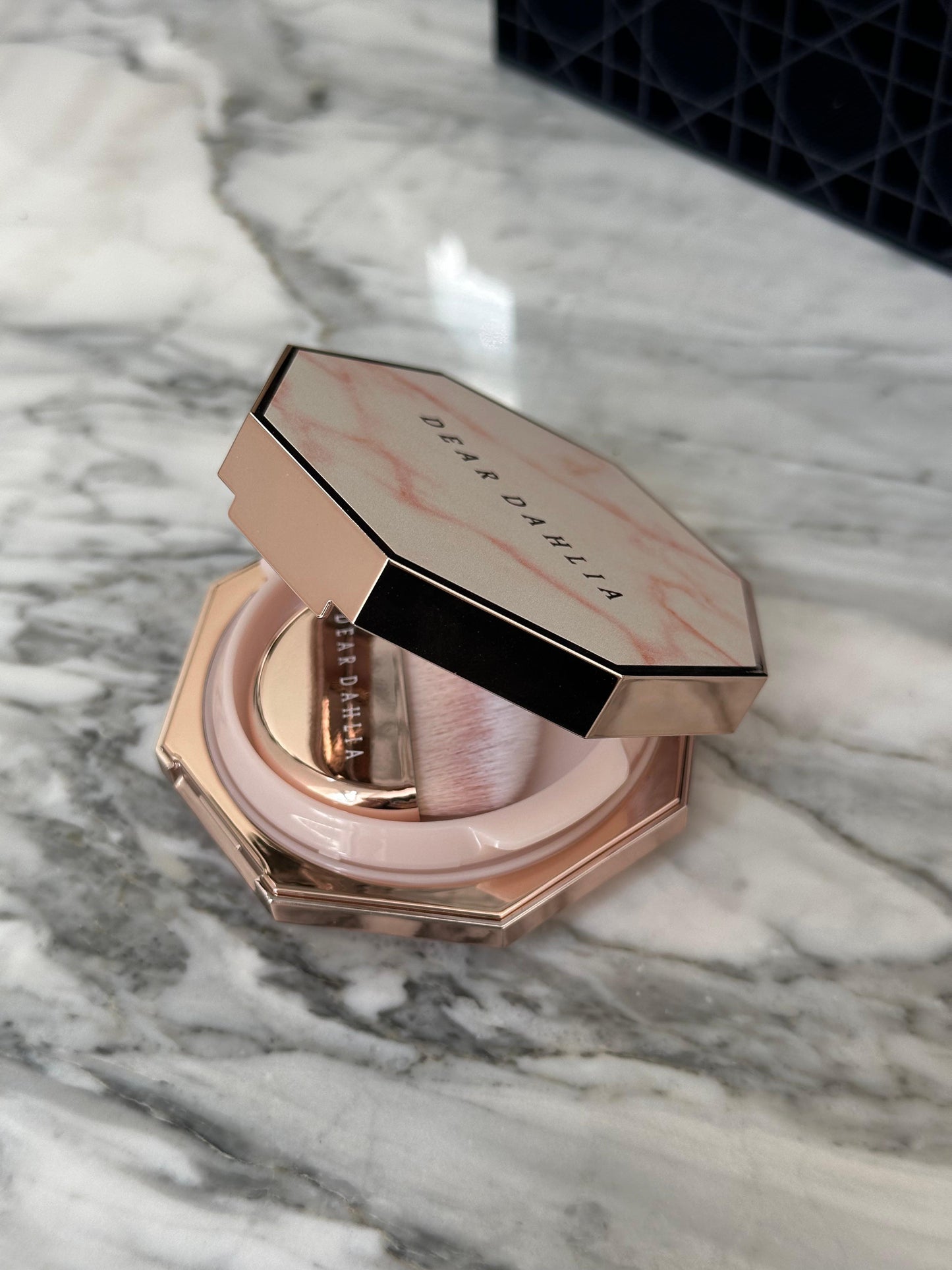 DEAR DAHLIA Blooming Edition
Endless Glow Illuminator - Highlighter
