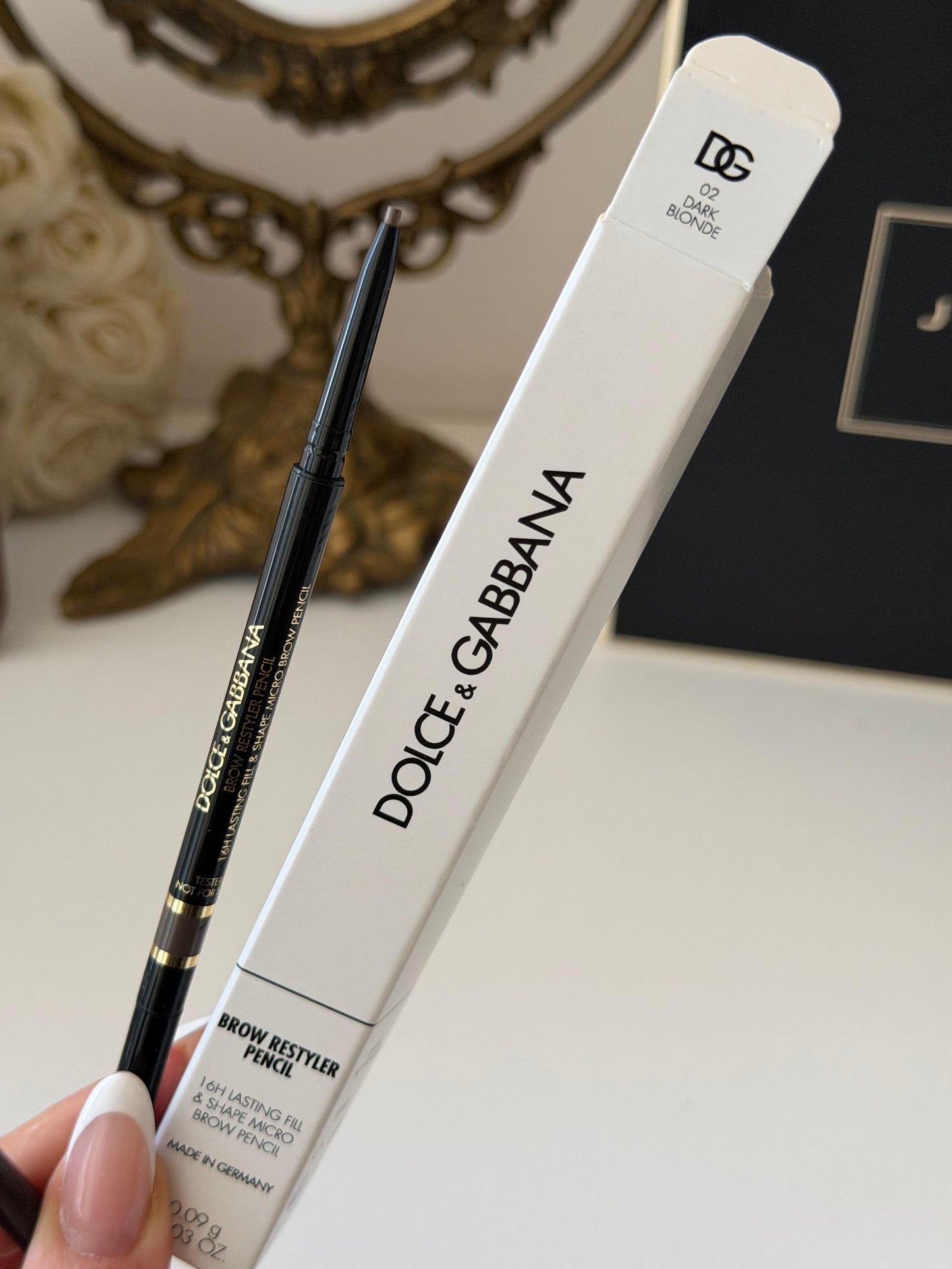 DOLCE&GABBANA Brow Restyler Pencil (02)
16H Lasting Fill & Shape Micro Brow Pencil