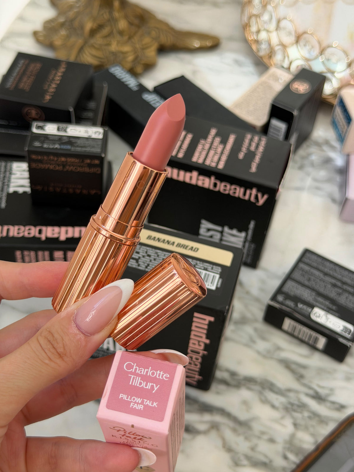 CHARLOTTE TILBURY Pillow Talk
Matte Revolution Long-Lasting Lipstick - Pillow Talk Fair