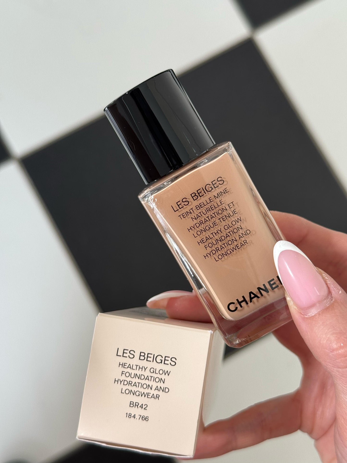 CHANEL Les Beiges
Healthy Glow Foundation Hydration and Longwear