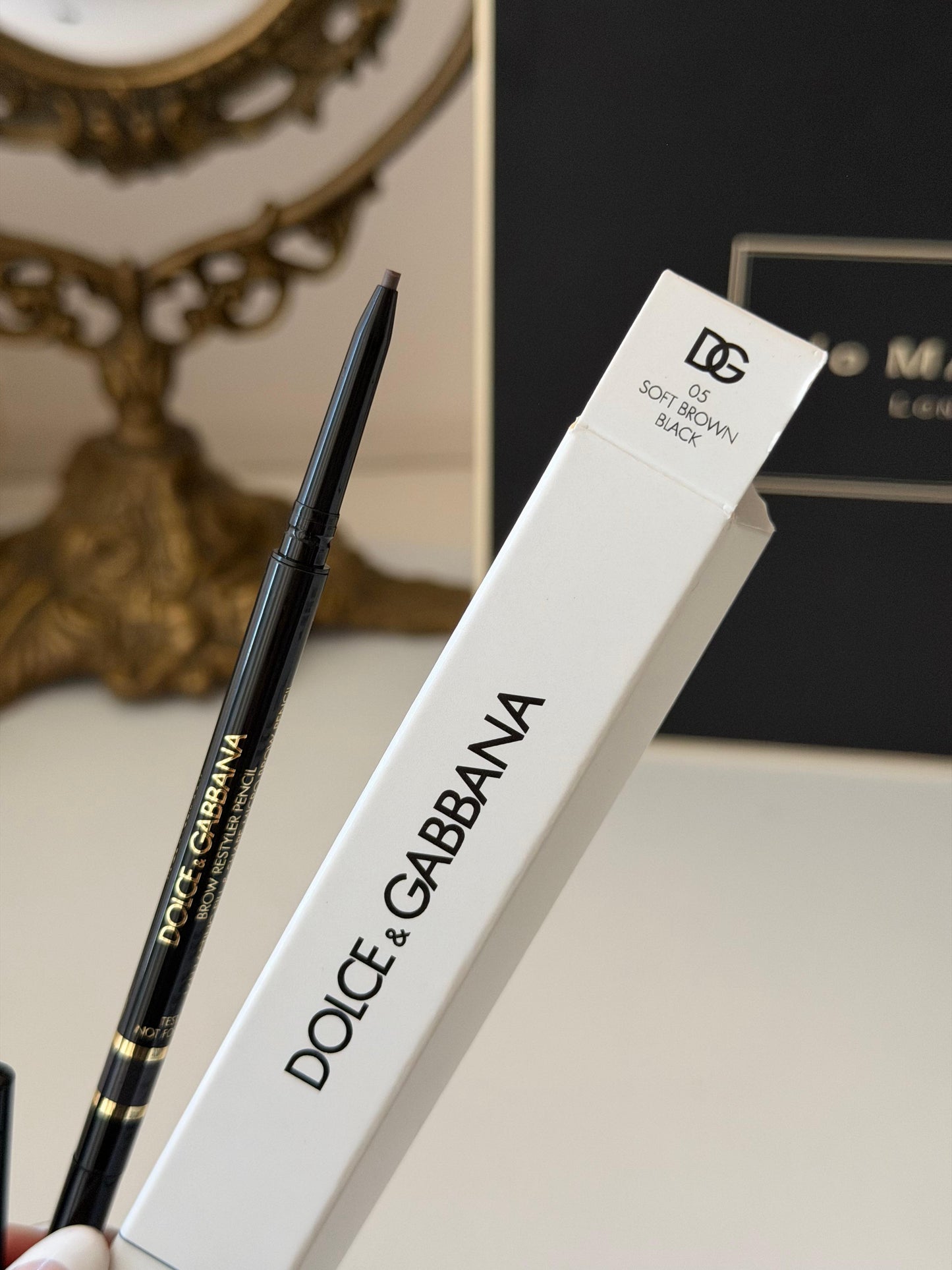 DOLCE&GABBANA Brow Restyler Pencil (05)
16H Lasting Fill & Shape Micro Brow Pencil