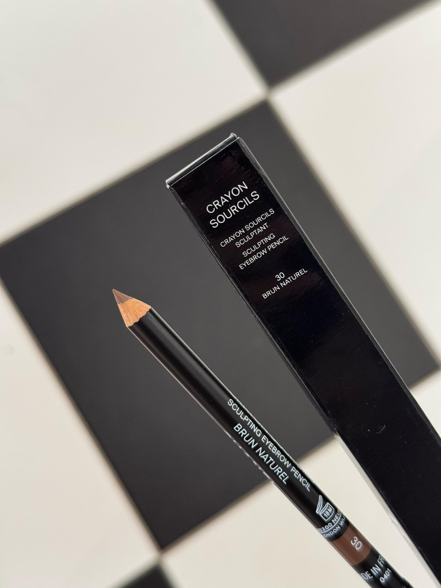 CHANEL Crayon Sourcils
Sculpting Eyebrow Pencil (30)