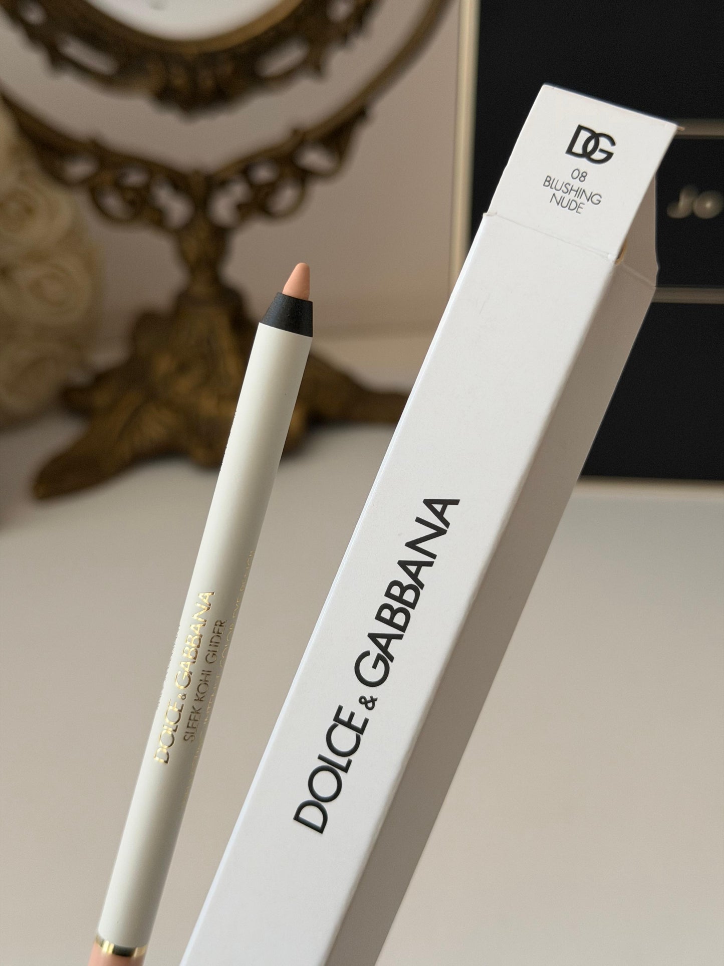 DOLCE&GABBANA Sleek Khol Glider
10H Lasting Intense Color Eye Pencil (08)