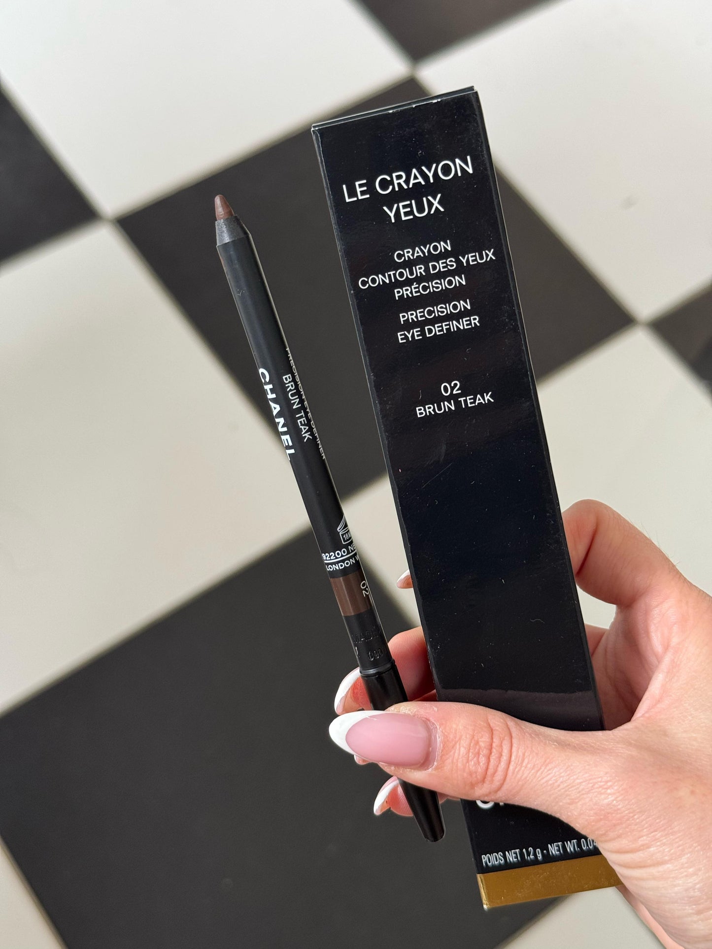 CHANEL Precision Eye Definer - Le Crayon Yeux (02)