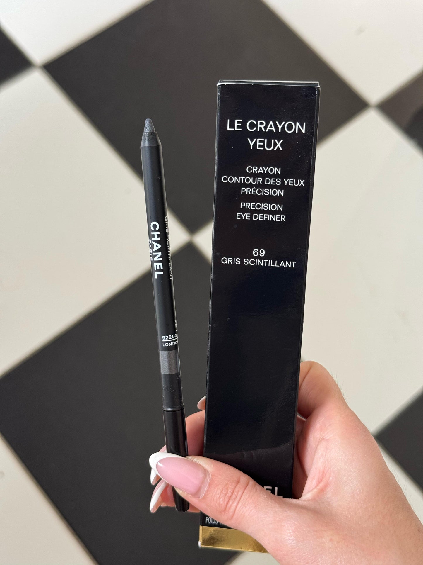 CHANEL Precision Eye Definer - Le Crayon Yeux (69)