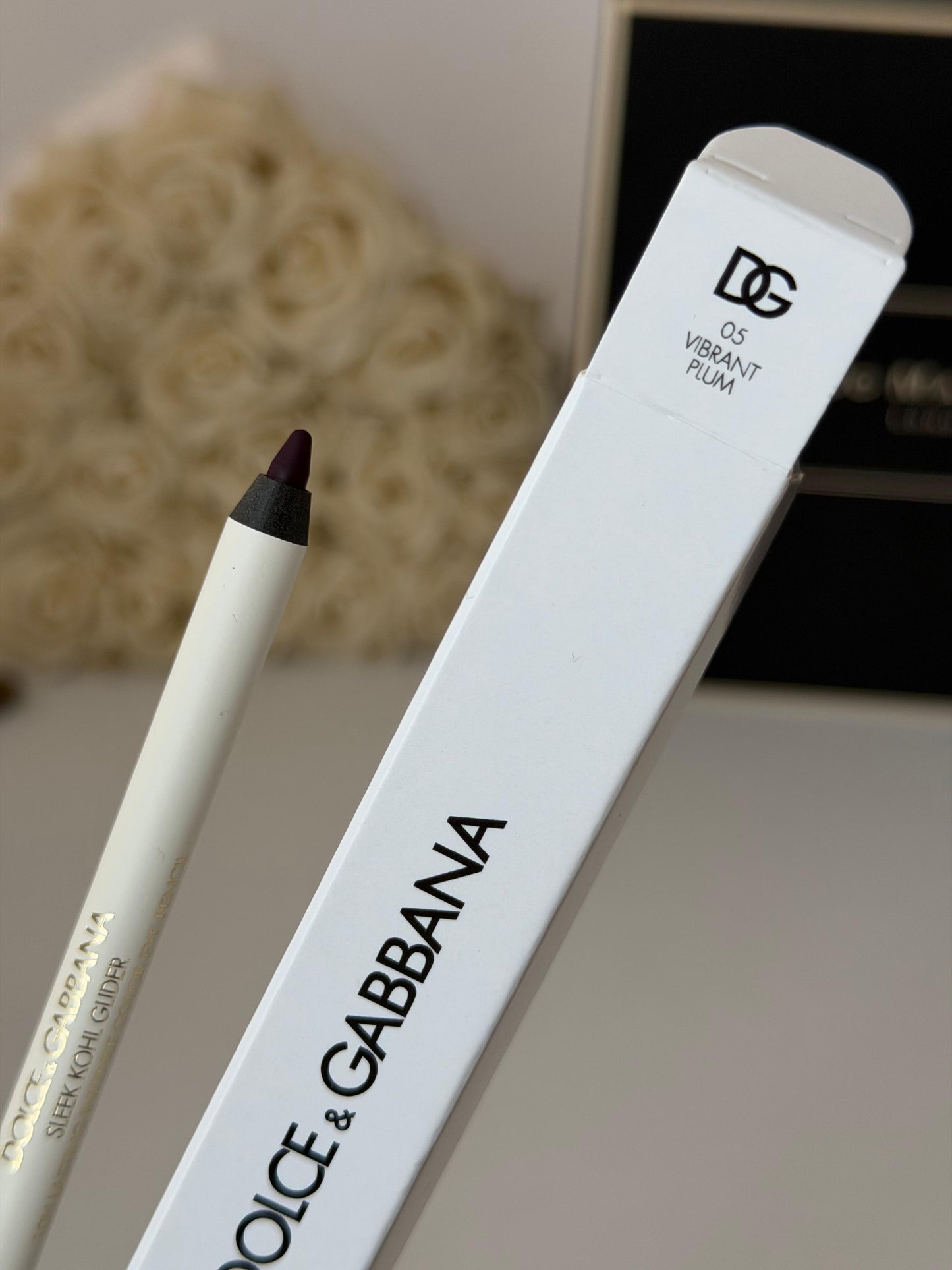 DOLCE&GABBANA Sleek Khol Glider
10H Lasting Intense Color Eye Pencil (05)