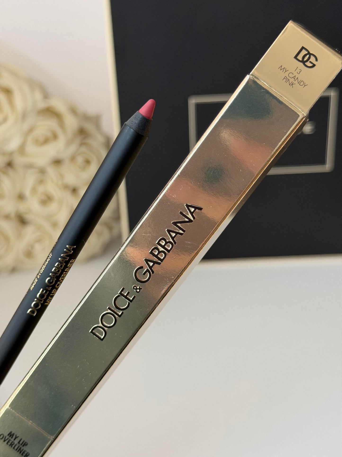 DOLCE&GABBANA My Lip Overliner
8H Lasting Easy Glide Sculpting Lip Pencil (13)