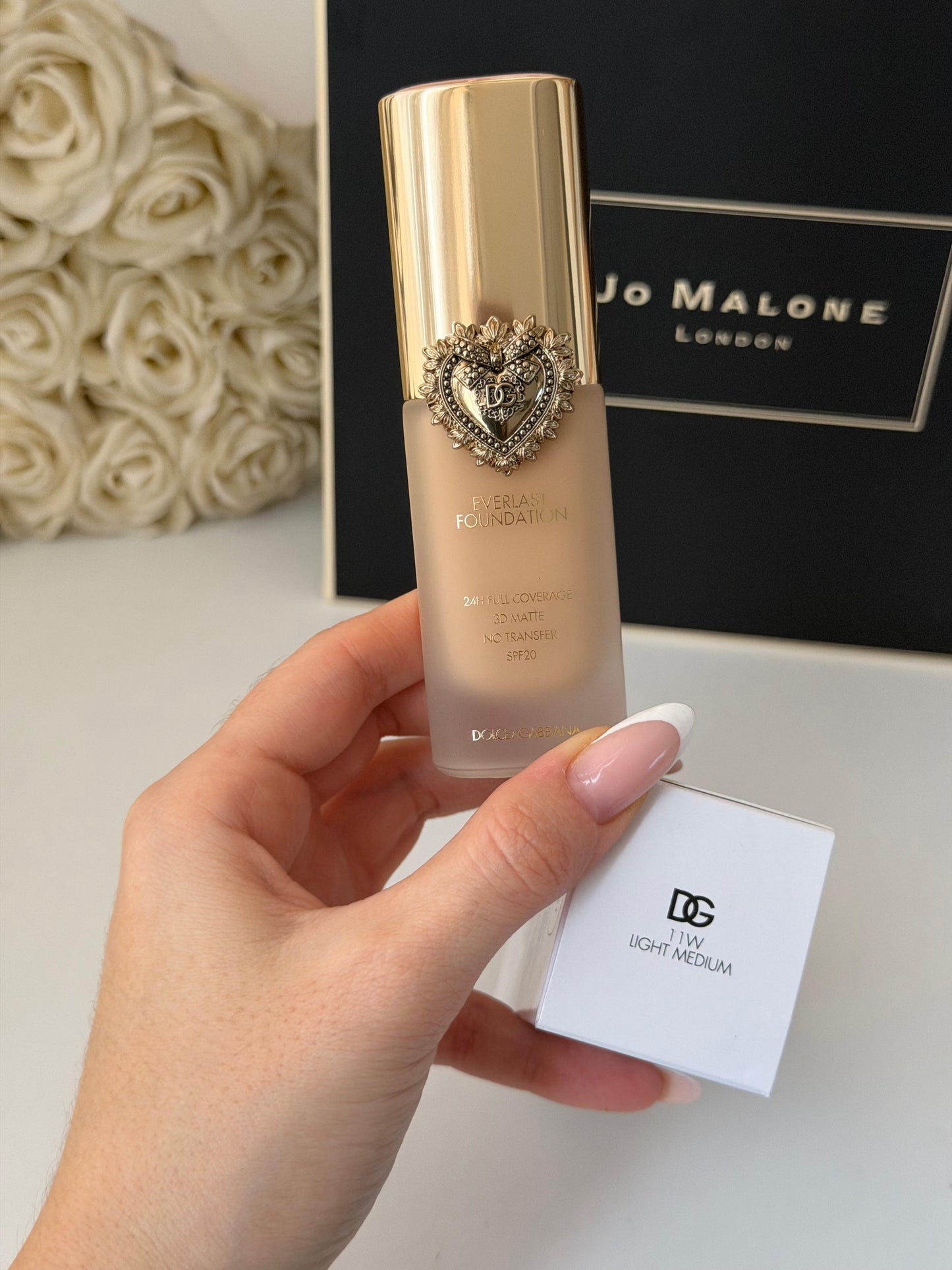 DOLCE&GABBANA Everlast Foundation (11W)
24H Full Coverage, 3D Matte, No Transfer SPF20