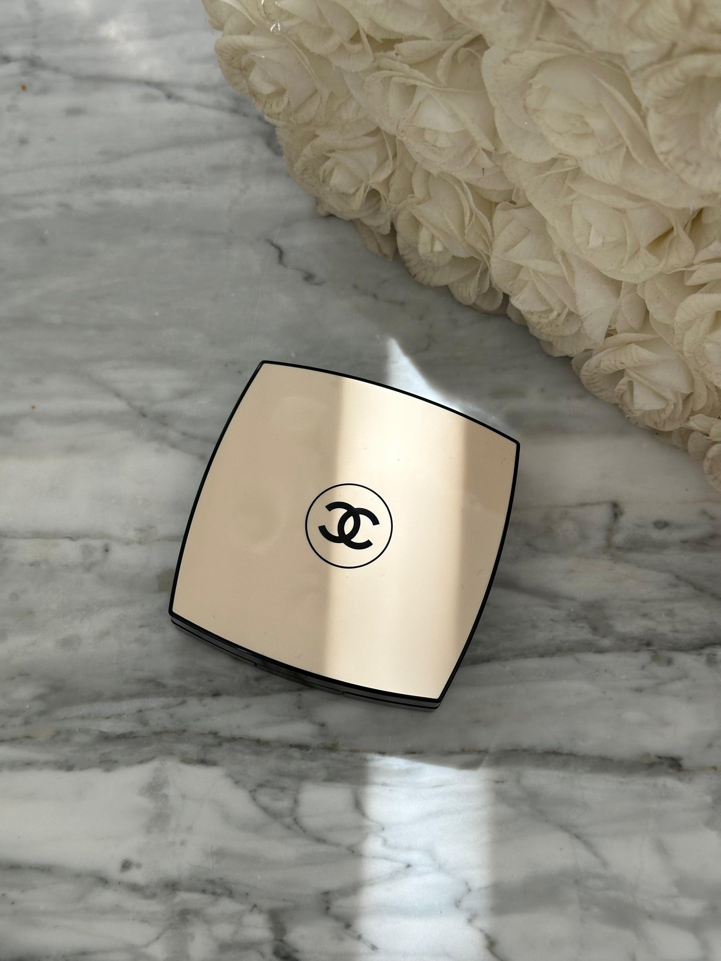 CHANEL Les Beiges
Healthy Glow Luminous Colour