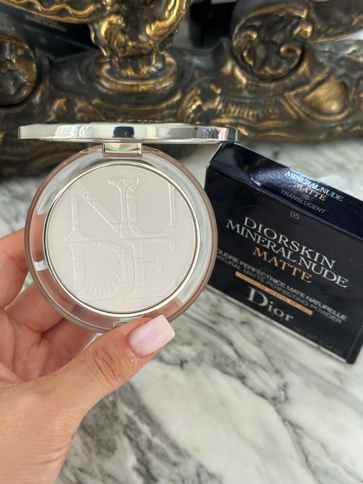 DIOR Diorskin Mineral Nude Matte
Natural Matte Perfecting Powder