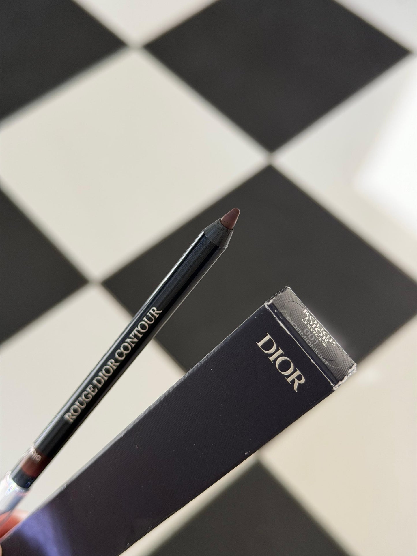 DIOR Rouge Dior Contour Lip Liner (001)
No-Transfer - Comfort and Long Wear