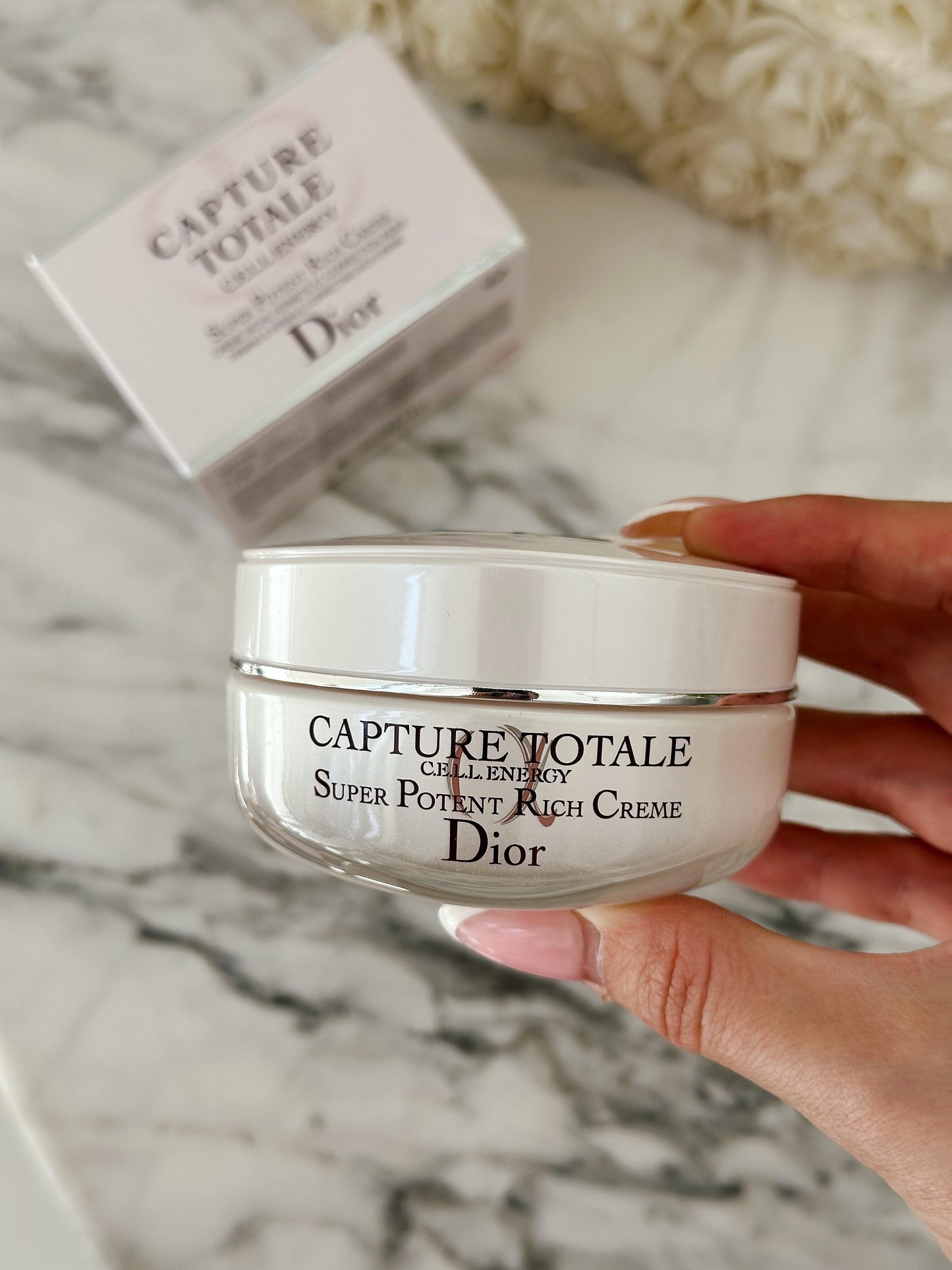 DIOR Capture Totale Super Potent Rich Creme C.E.L.L. Energy
Global Age-Defying Rich Creme - Intense Nourishment & Repair