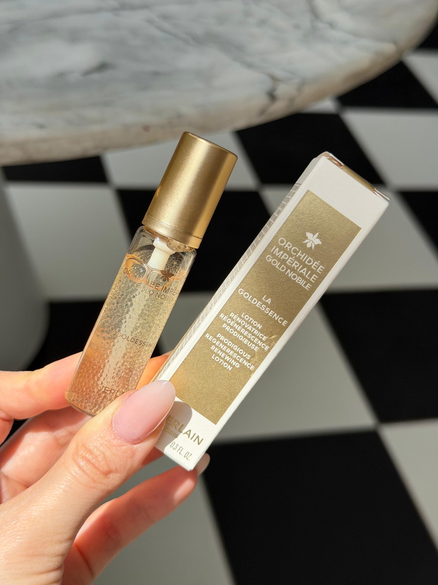 GUERLAIN Orchidée Impériale Gold
Nobile
The Goldessence
Anti-Ageing Light-Revealing Renewing Lotion