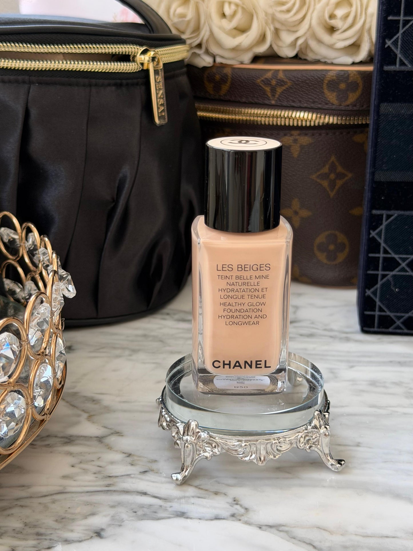 CHANEL Les Beiges
Healthy Glow Foundation Hydration and Longwear (B20)