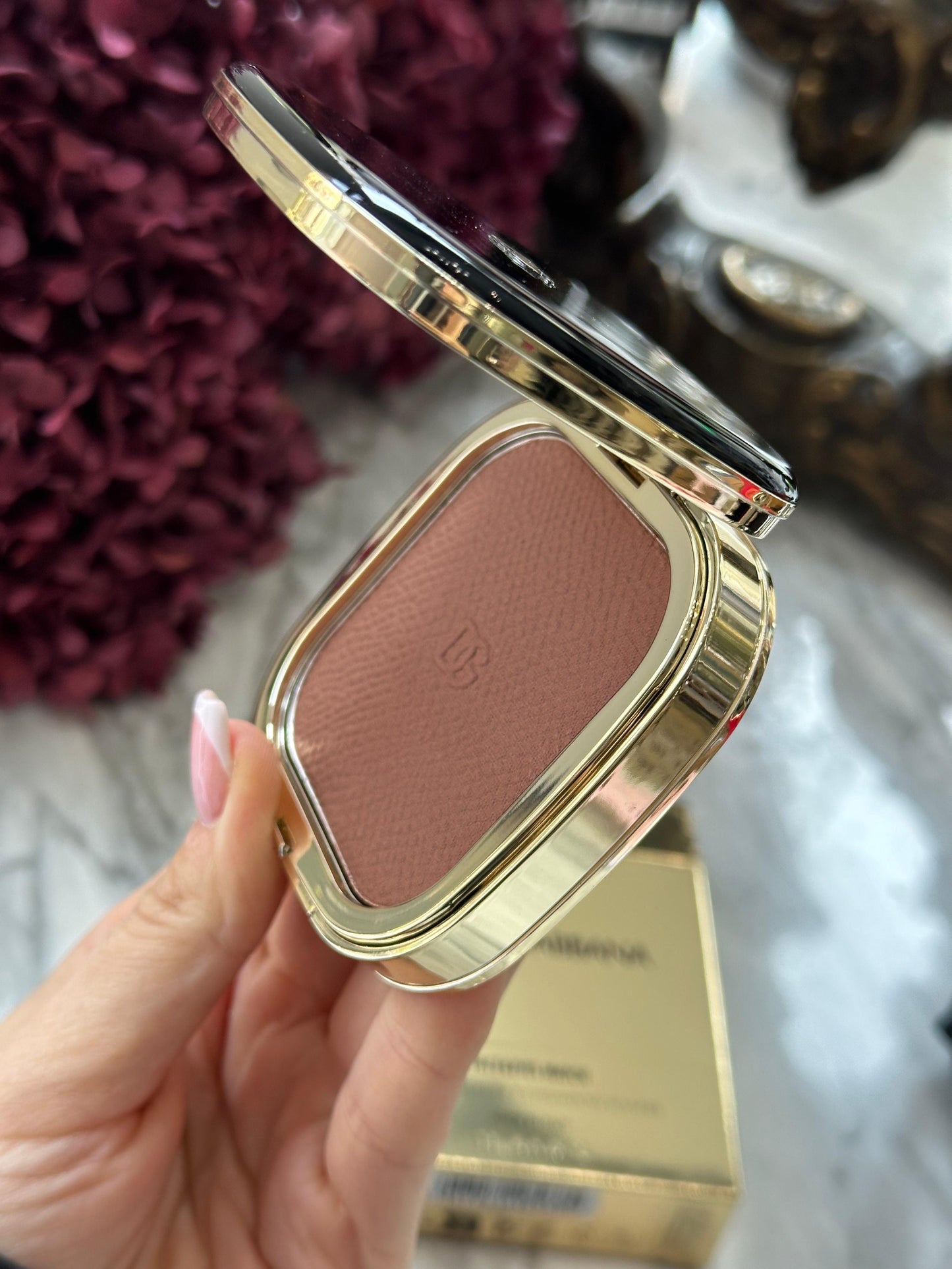 DOLCE&GABBANA Face&Eyes Match
Lasting Bronzer & Eyeshadow Powder (05)