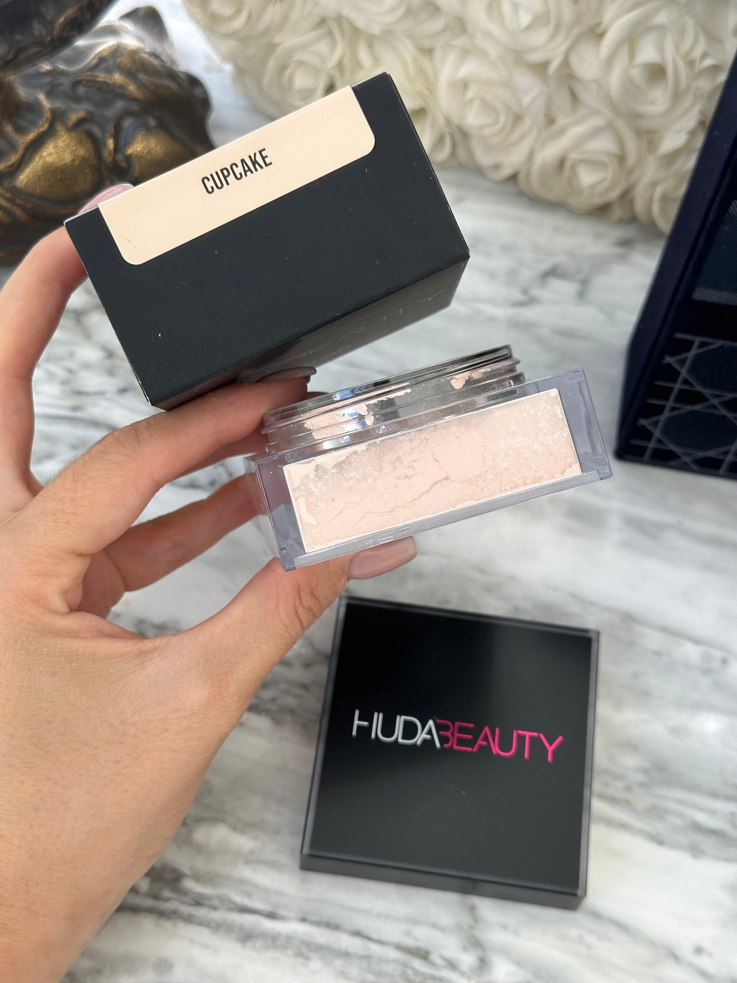 HUDA BEAUTY Easy Bake Loose Baking & Setting Powder - Cupcake