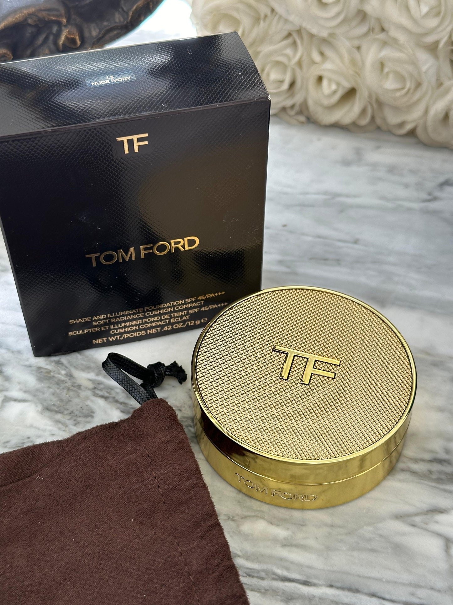 TOM FORD
Shade And Illuminate Soft Radiance Foundation Cushion Compact SPF 45/PA +++