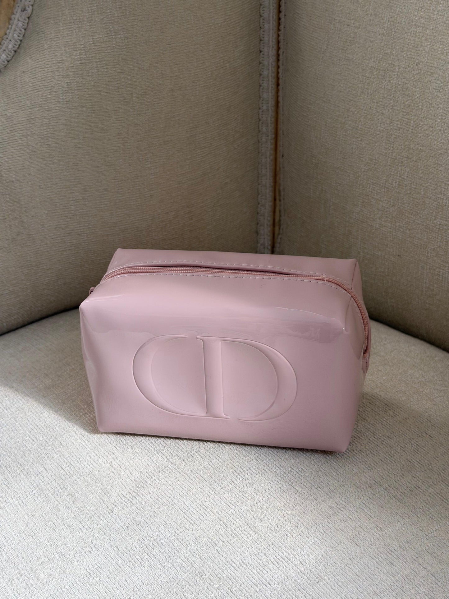 DIOR
Beauty Pink Pouch Gift
