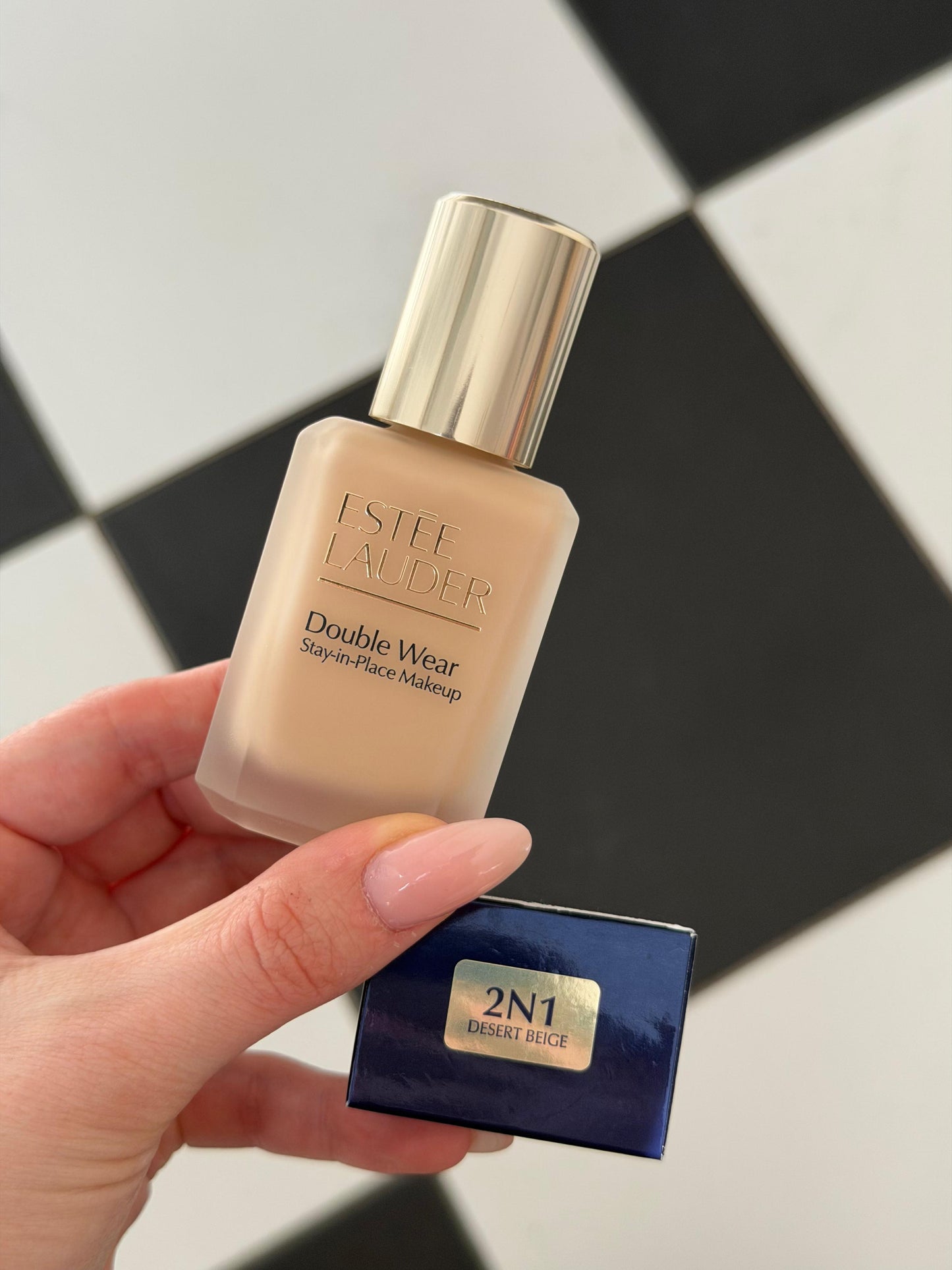 ESTÉE LAUDER Double Wear (New)
Stay-in-Place Longwear Matte Foundation