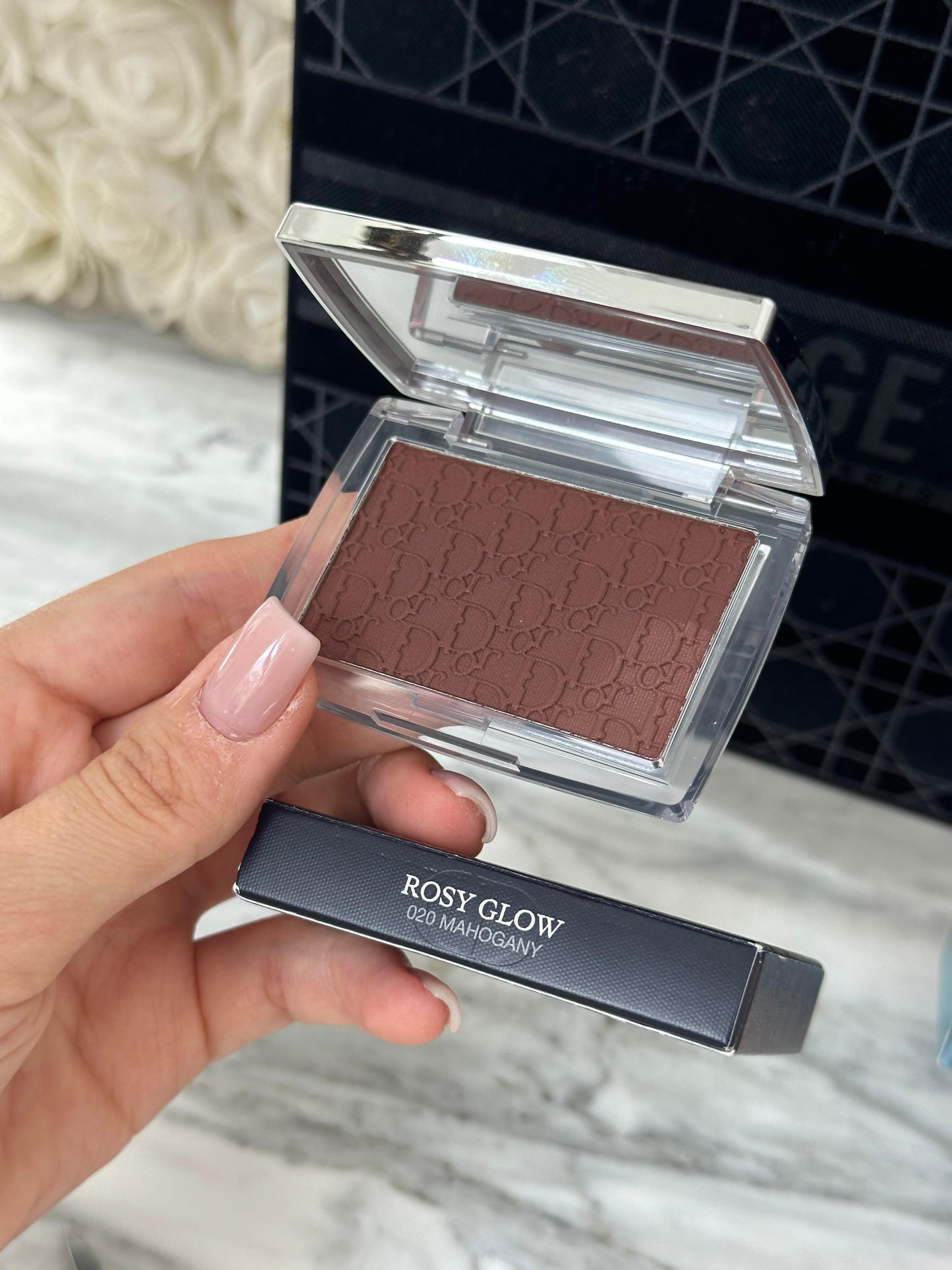 DIOR Rosy Glow (020 Mahogany)
Color-Awakening Blush - Natural Healthy Glow Effect