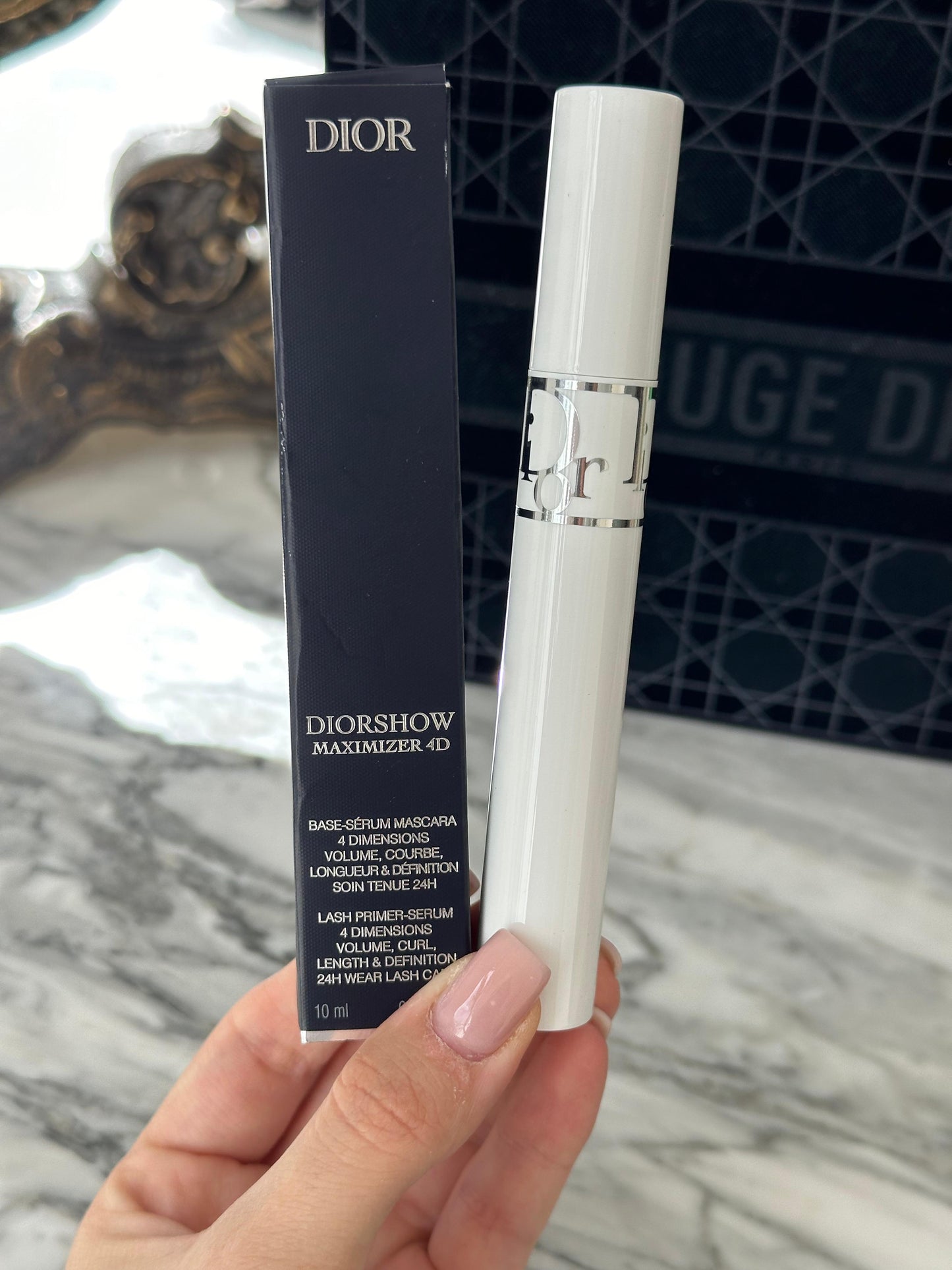 DIOR Diorshow Maximizer 4D
Lash Primer-Serum - Volume, Length, Curl and Definition - 24h Wear