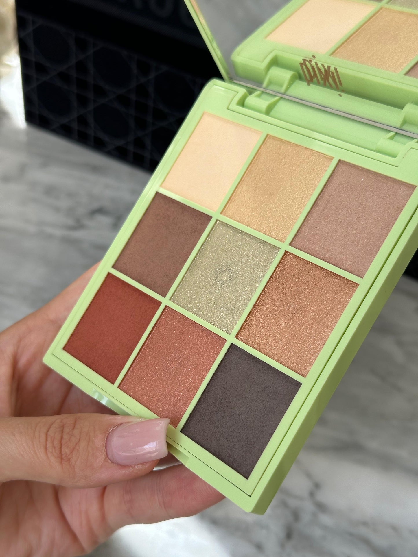 PIXI Eye Effects
Shadow Palette - Hazelnut Haze