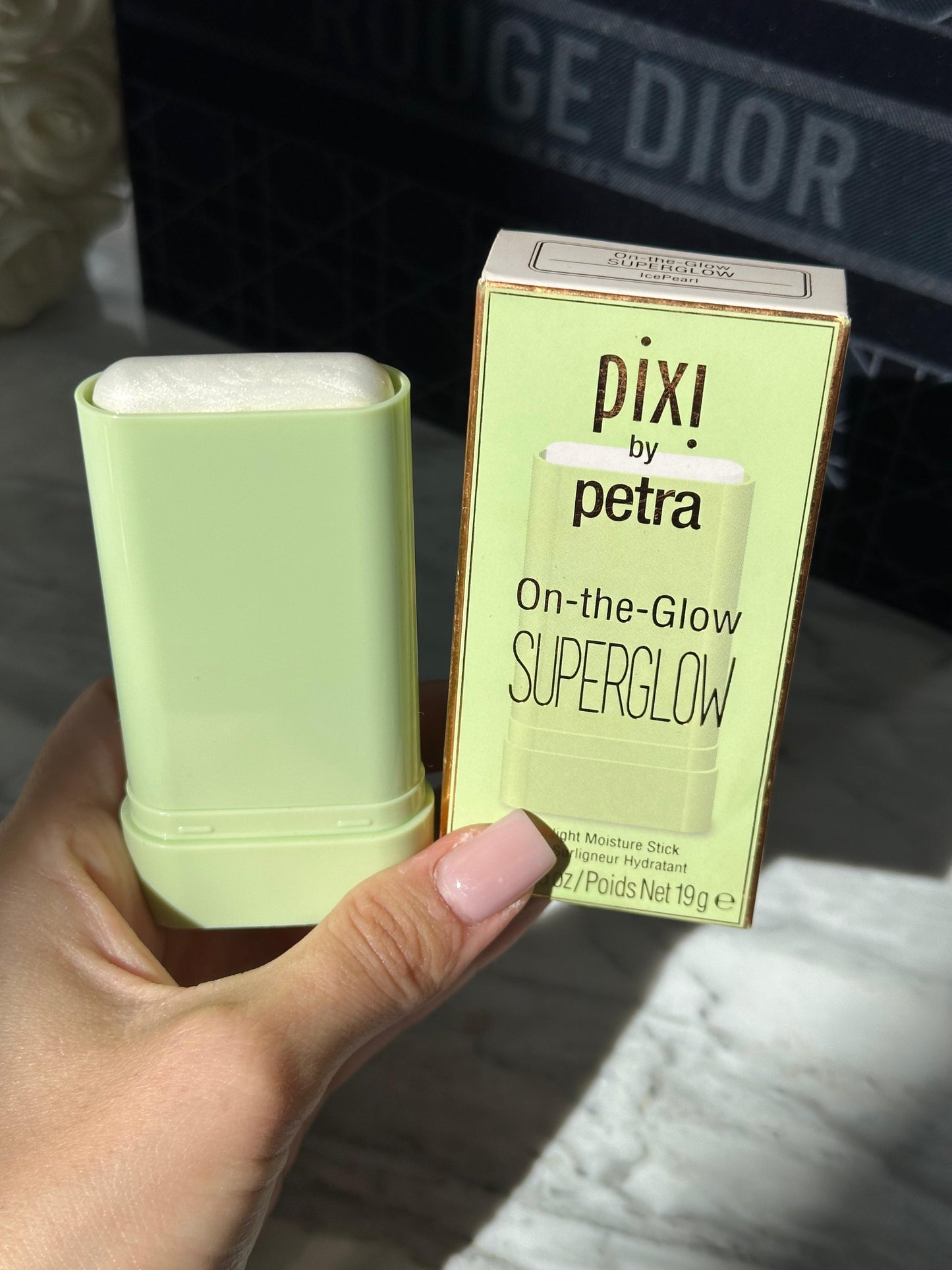 PIXI On-the-Glow SuperGlow
Highlight Moisture Stick