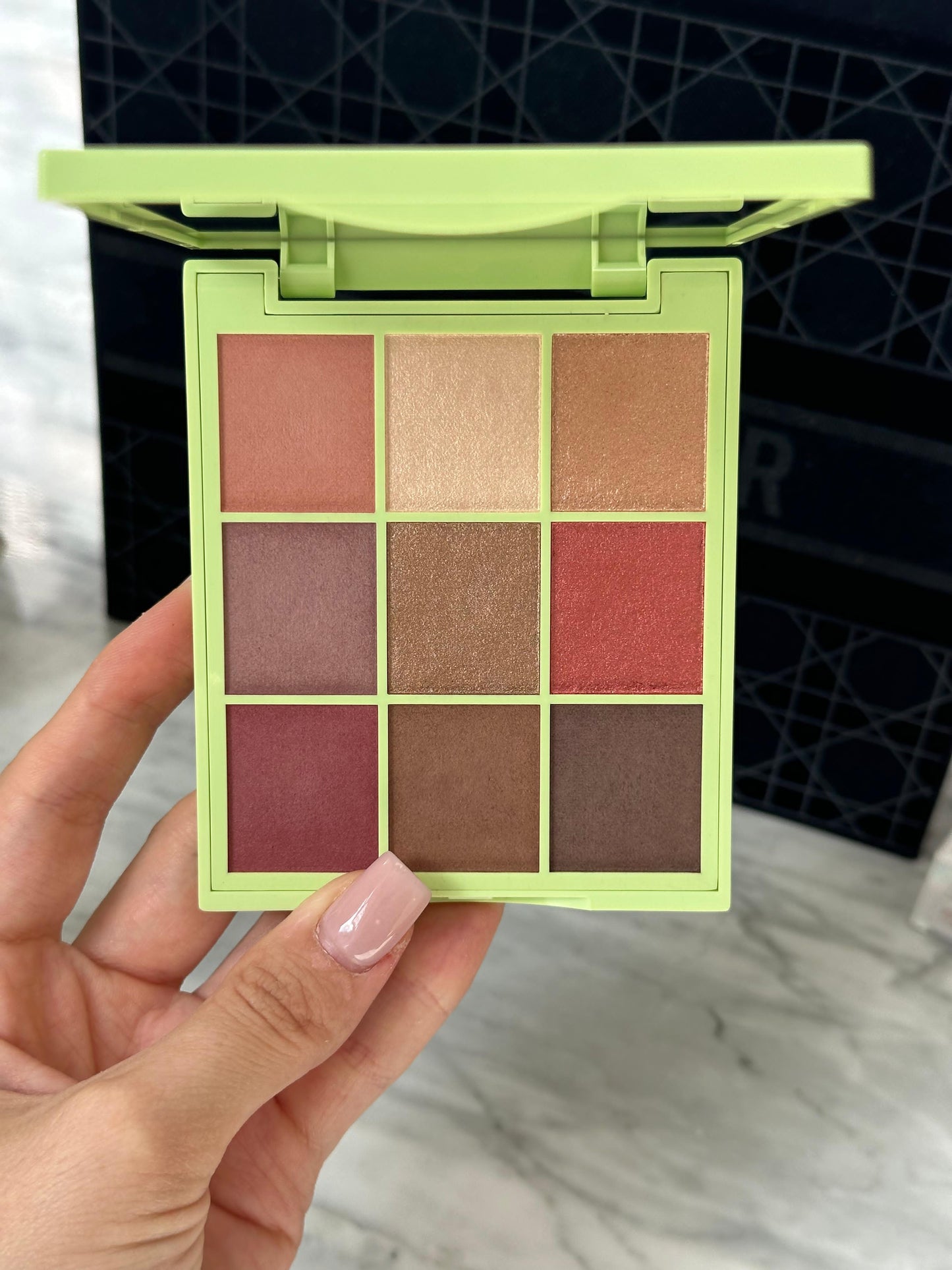 PIXI Eye Effects
Shadow Palette - Rosette Ray