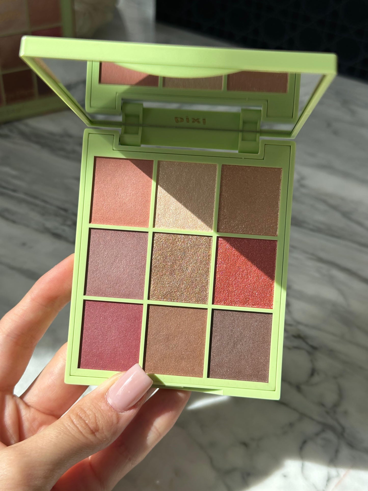 PIXI Eye Effects
Shadow Palette - Rosette Ray