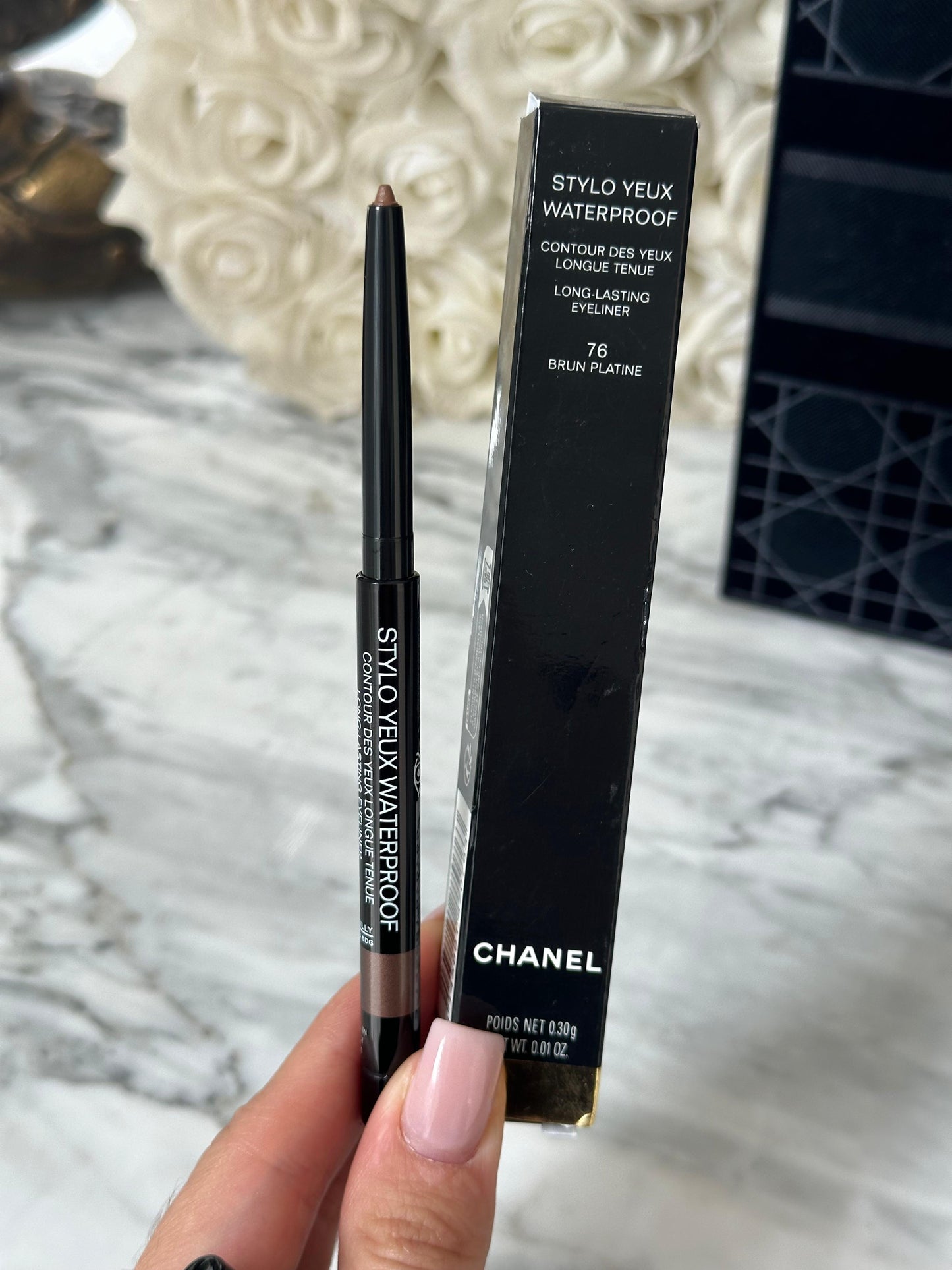 CHANEL Stylo Eyes Waterproof (76)
Long-Lasting Eyeliner