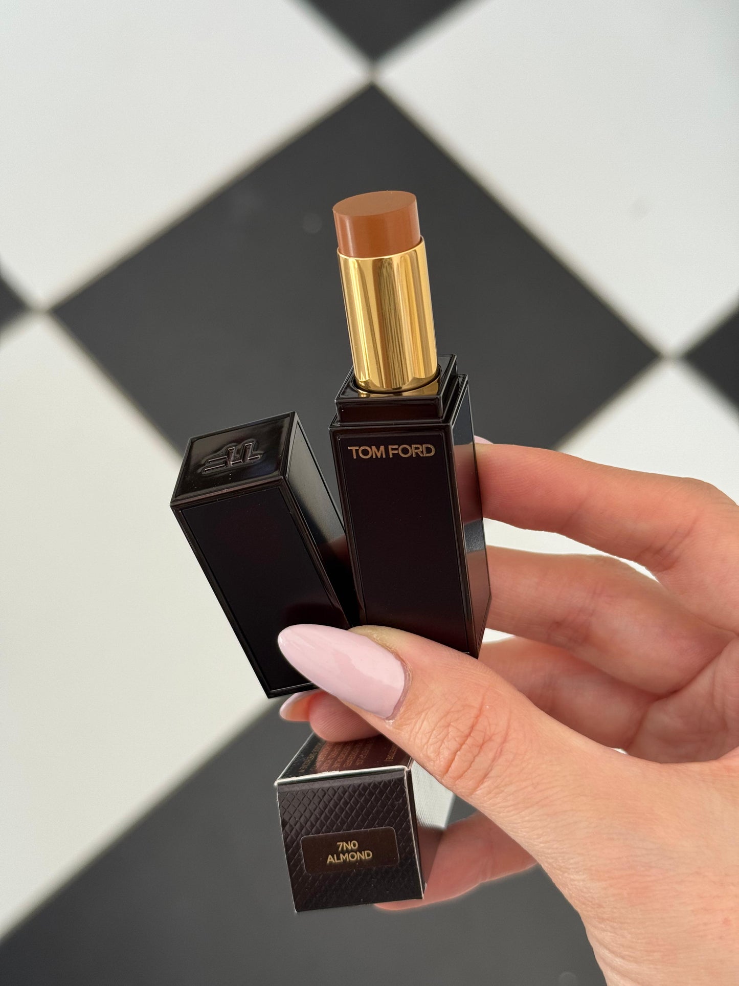 TOM FORD Traceless Soft Matte Concealer (7N0)