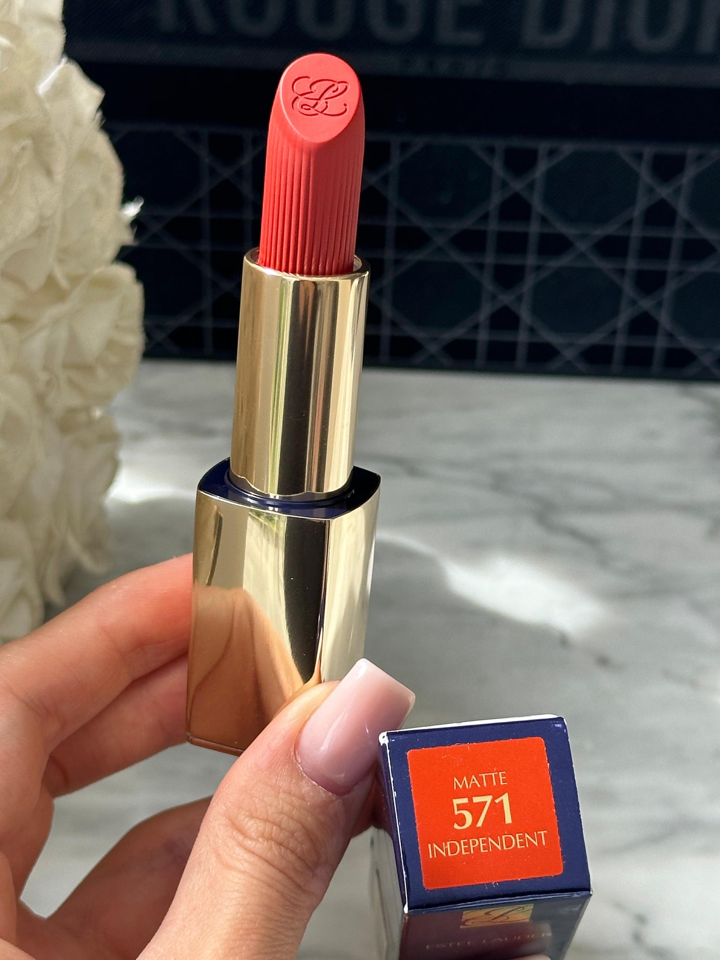 ESTÉE LAUDER Pure Color
Creme Lipstick (571)