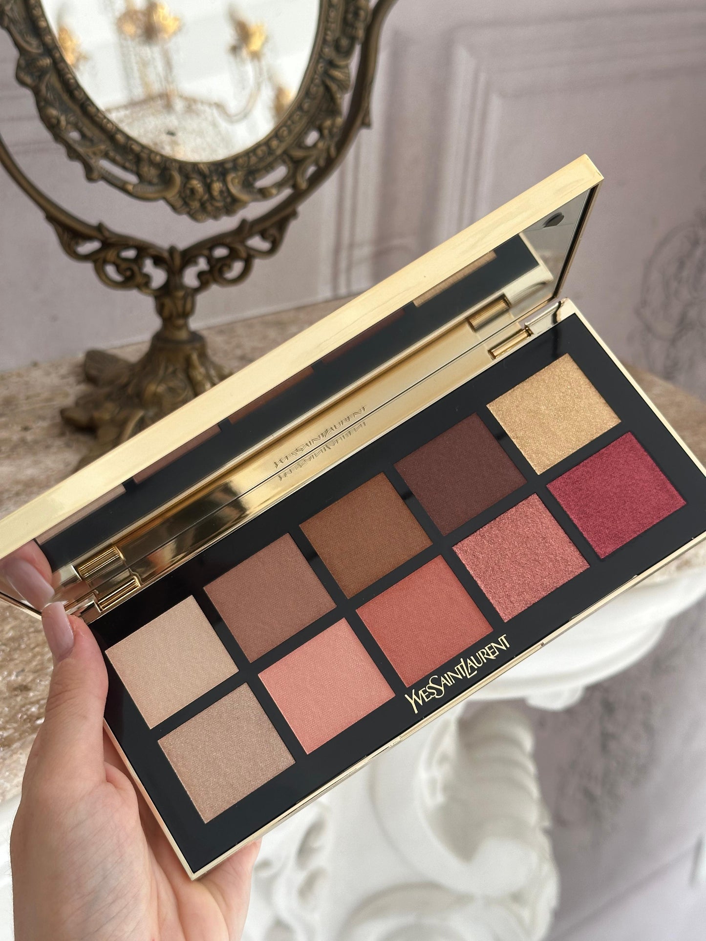 YSL Coutute Colour Clutch Eyeshafow Palette - Desert Nude
Intende Nude Smokey Eye