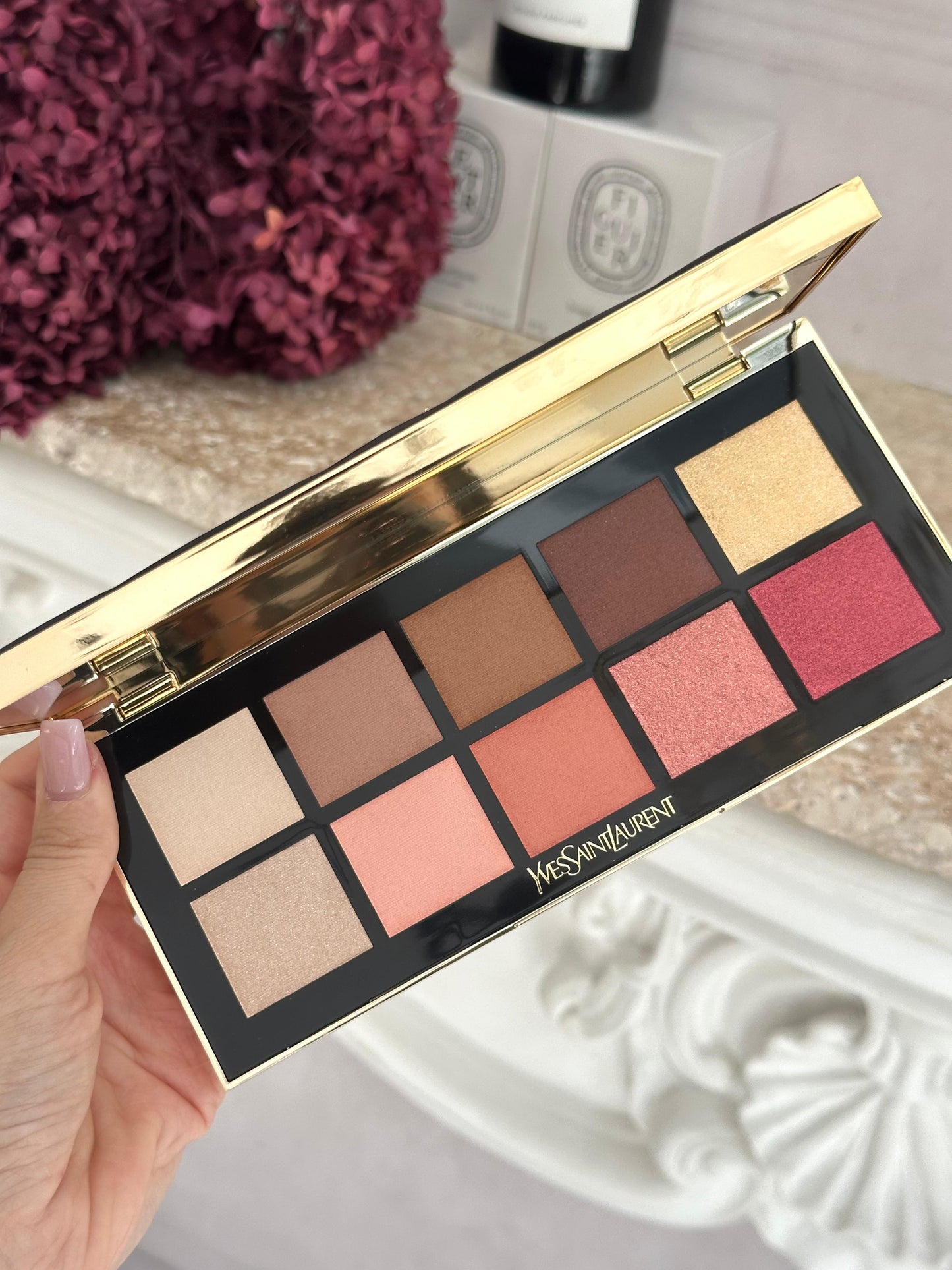 YSL Coutute Colour Clutch Eyeshafow Palette - Desert Nude
Intende Nude Smokey Eye