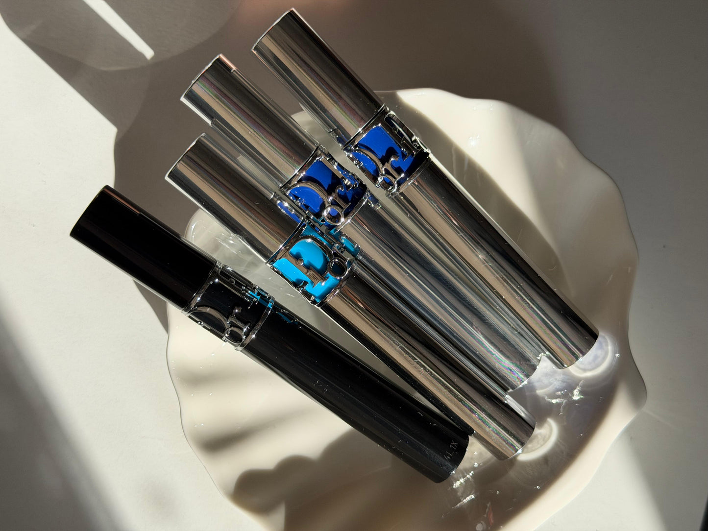 DIOR Diorshow Iconic Overcurl Waterproof Mascara (091)
Spectacular 24h Volume & Curl - Lash-Fortifying Care Effect