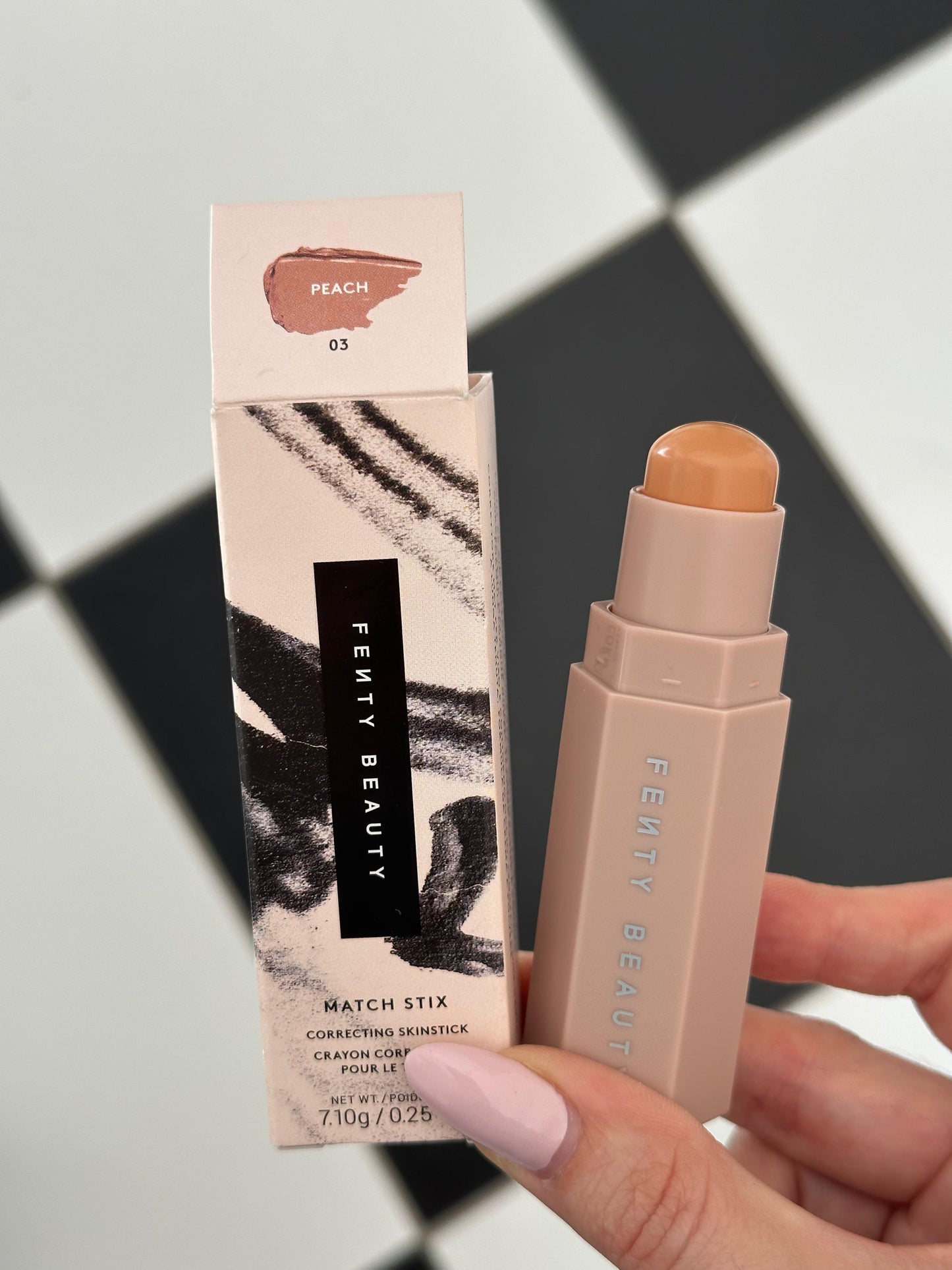 FENTY Match Stix Correcting Skinstick (03)