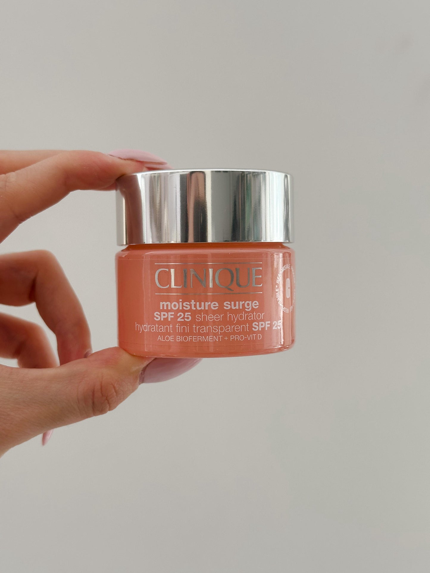 CLINIQUE Moisture Surge SPF25 Sheer Hydrator