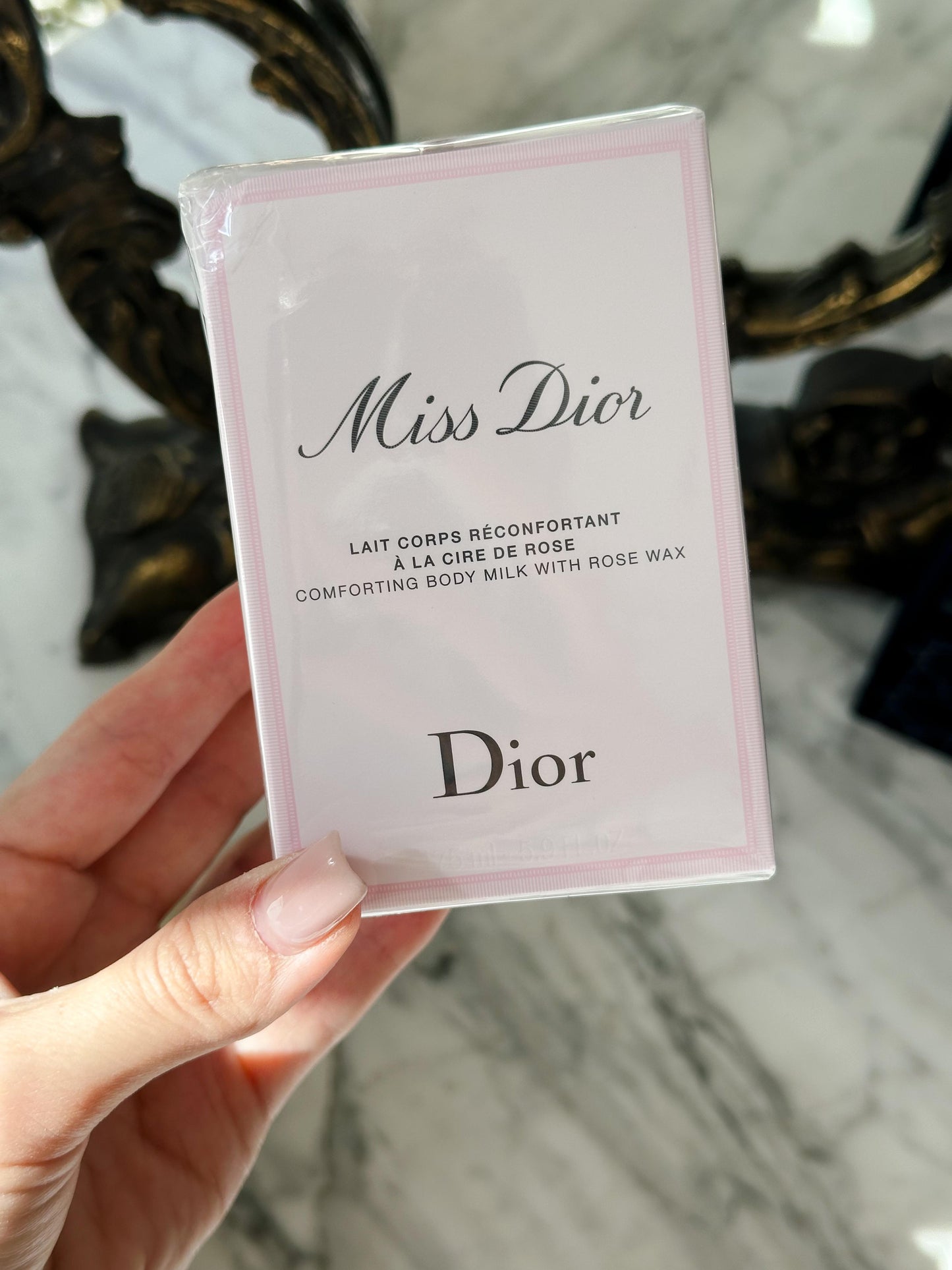 DIOR Miss Dior Comforting Body Milk with Rose Wax
Hydrating Body Milk