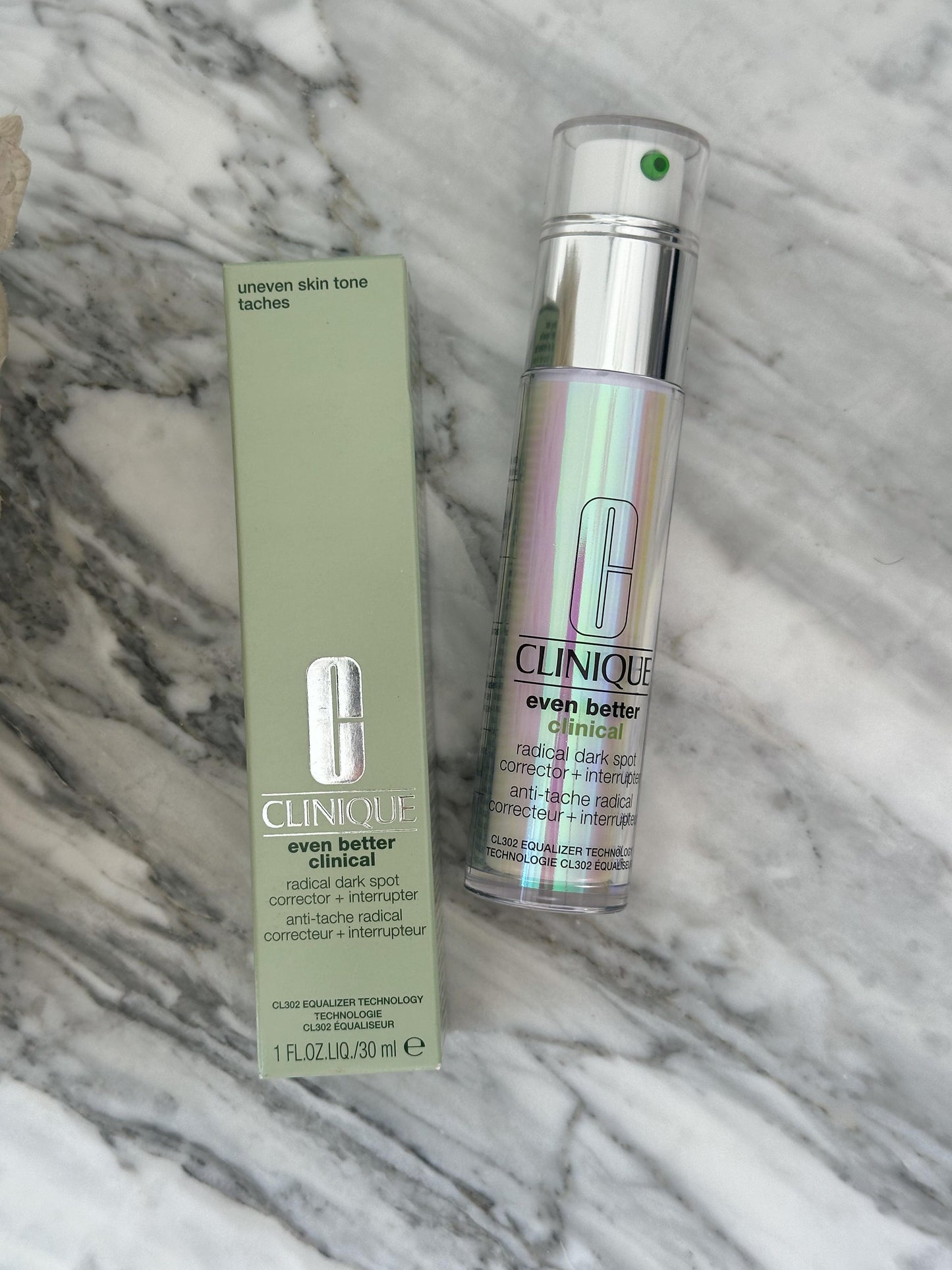 CLINIQUE Even Better Clinical™ Radical Dark Spot Corrector + Interrupter - All Skin Types