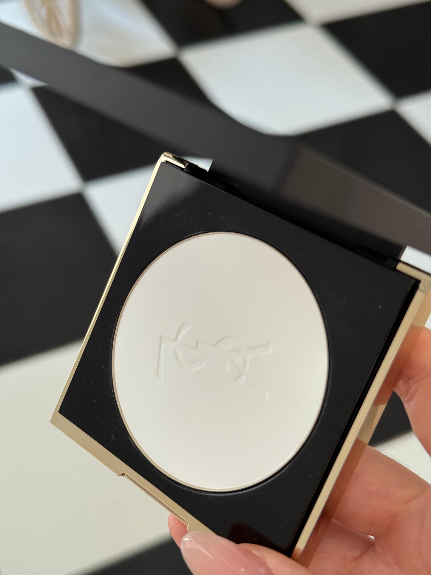 YSL All Hours Setting Powder - All Day Matte Wear, Invisible Coverage