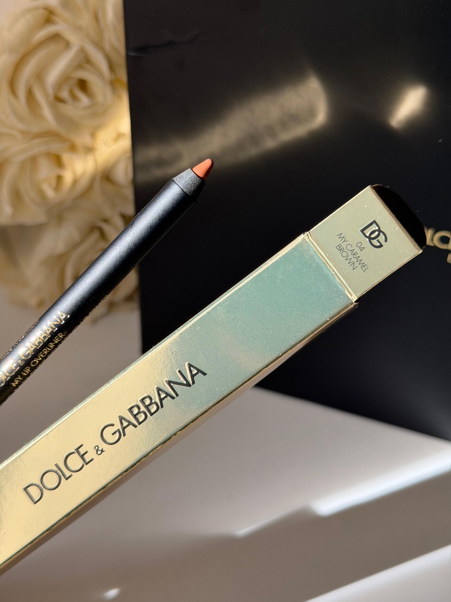 DOLCE&GABBANA My Lip Overliner
8H Lasting Easy Glide Sculpting Lip Pencil (04)