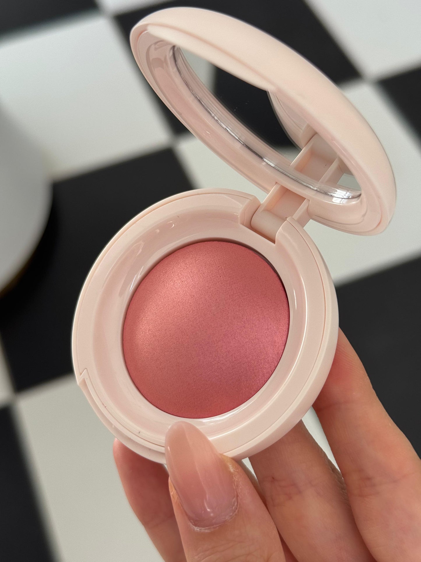 RARE BEAUTY Powder Blush - Happy
