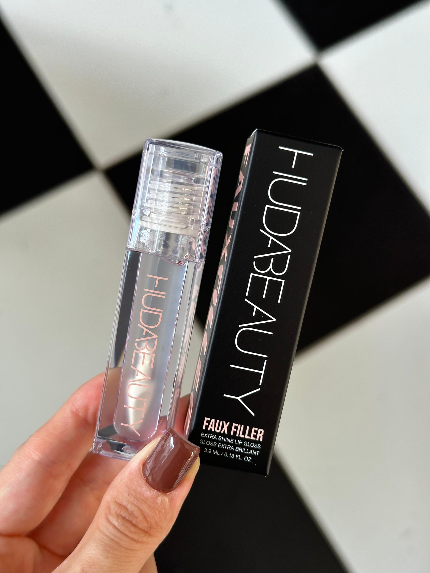 HUDA BEAUTY Faux Filler
Extra Shine Lip Gloss - Glassy