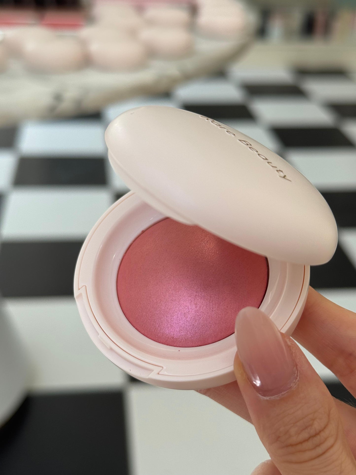 RARE BEAUTY Powder Blush - Happy
