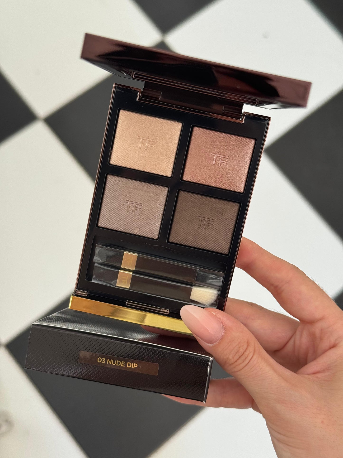 TOM FORD
Eye Color Quad Eyeshadow - Nude Dip