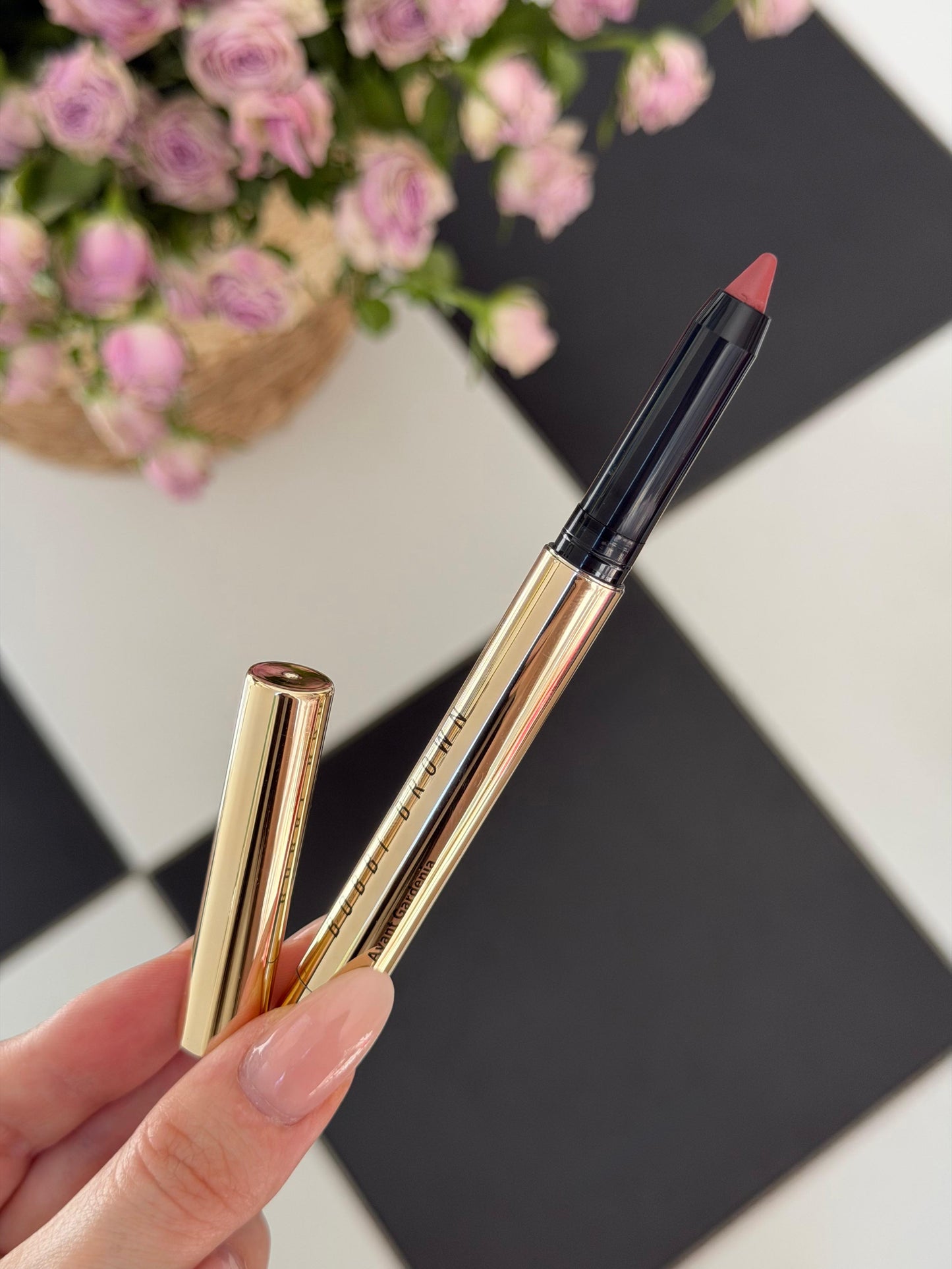 BOBBI BROWN Luxe Defining Lipstick - Avant Gardenia