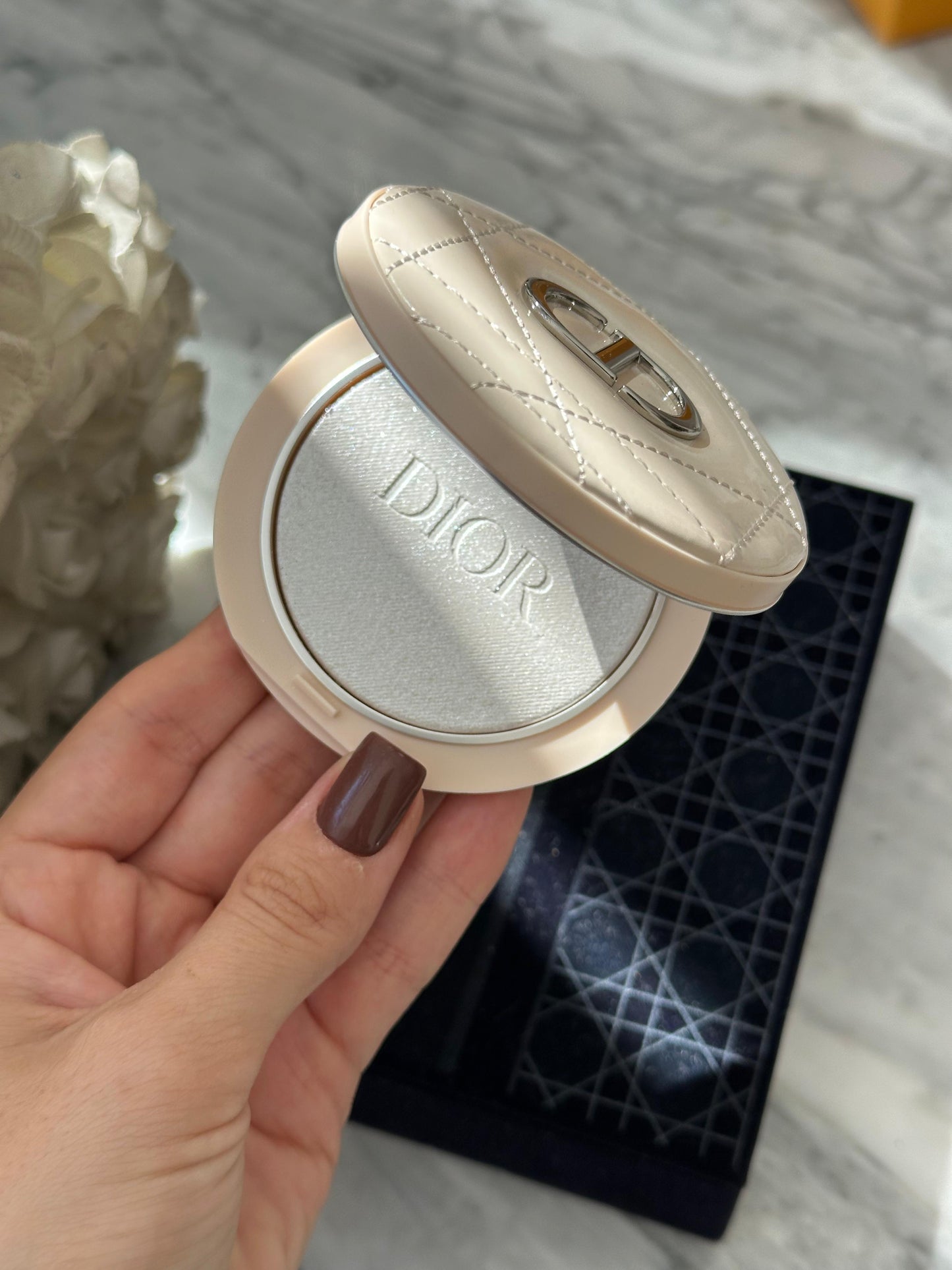 DIOR Forever Couture Luminizer (03)
Longwear Highlighter - 95%* Natural-Origin Pigments