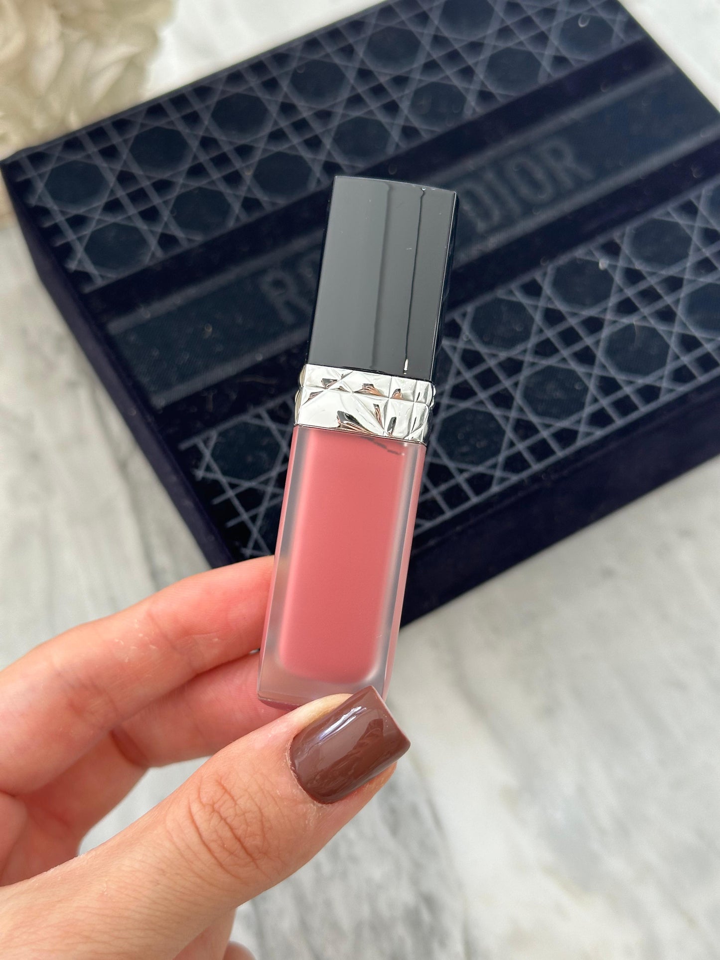 DIOR Rouge Forever Liquid
Transfer-Proof Liquid Lipstick (Pa kuti)