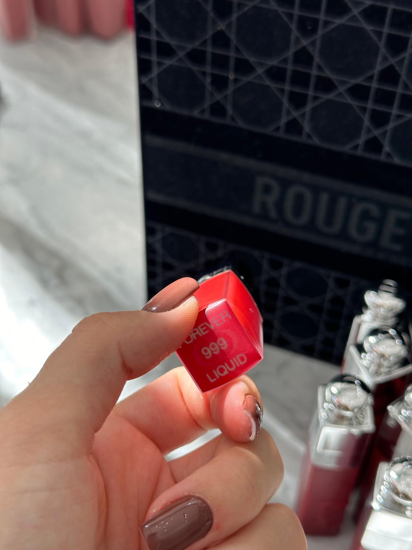 DIOR Rouge Forever Liquid (999)
Transfer-Proof Liquid Lipstick