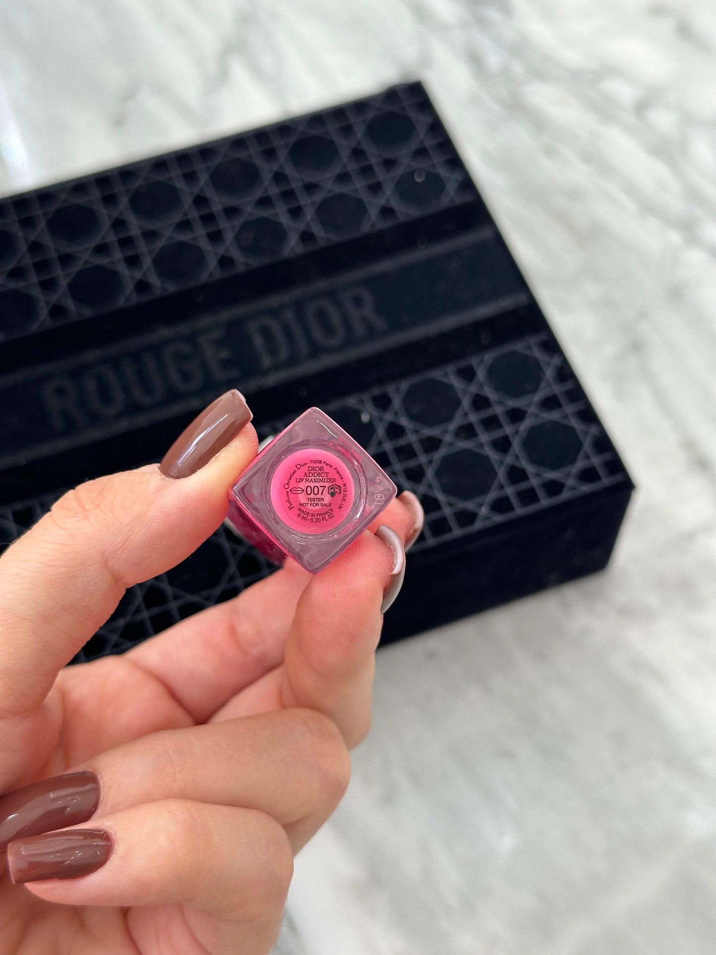 DIOR Addict Lip Maximizer (007)
Plumping Gloss - Instant and Long-Term Volume Effect - 24h Hydration